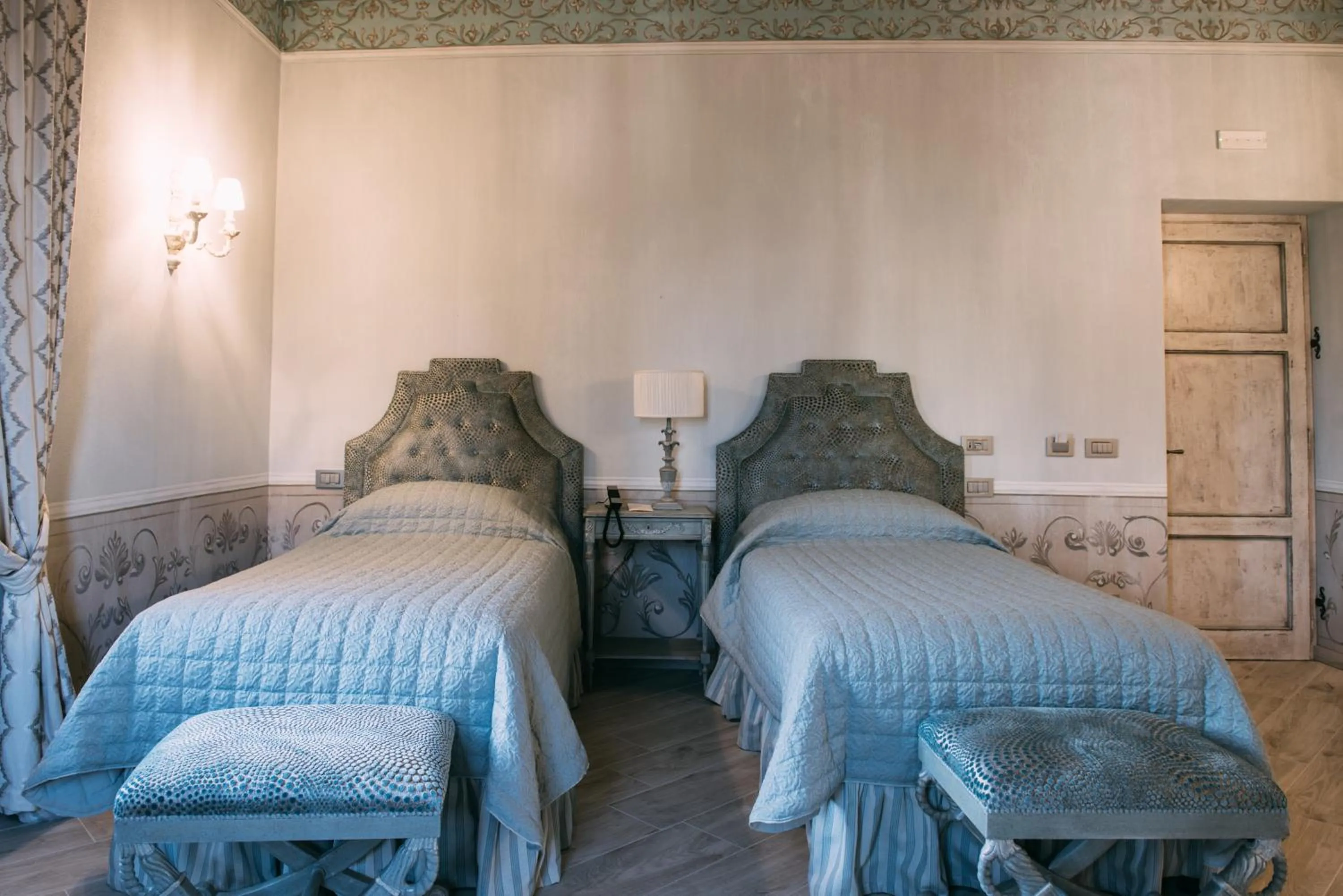 Bed in Relais Villa Prato