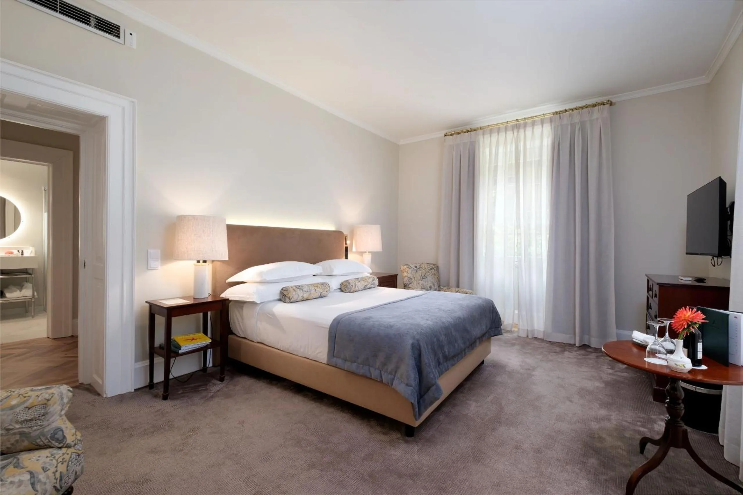 Bedroom, Bed in Casa Velha do Palheiro Relais & Chateaux