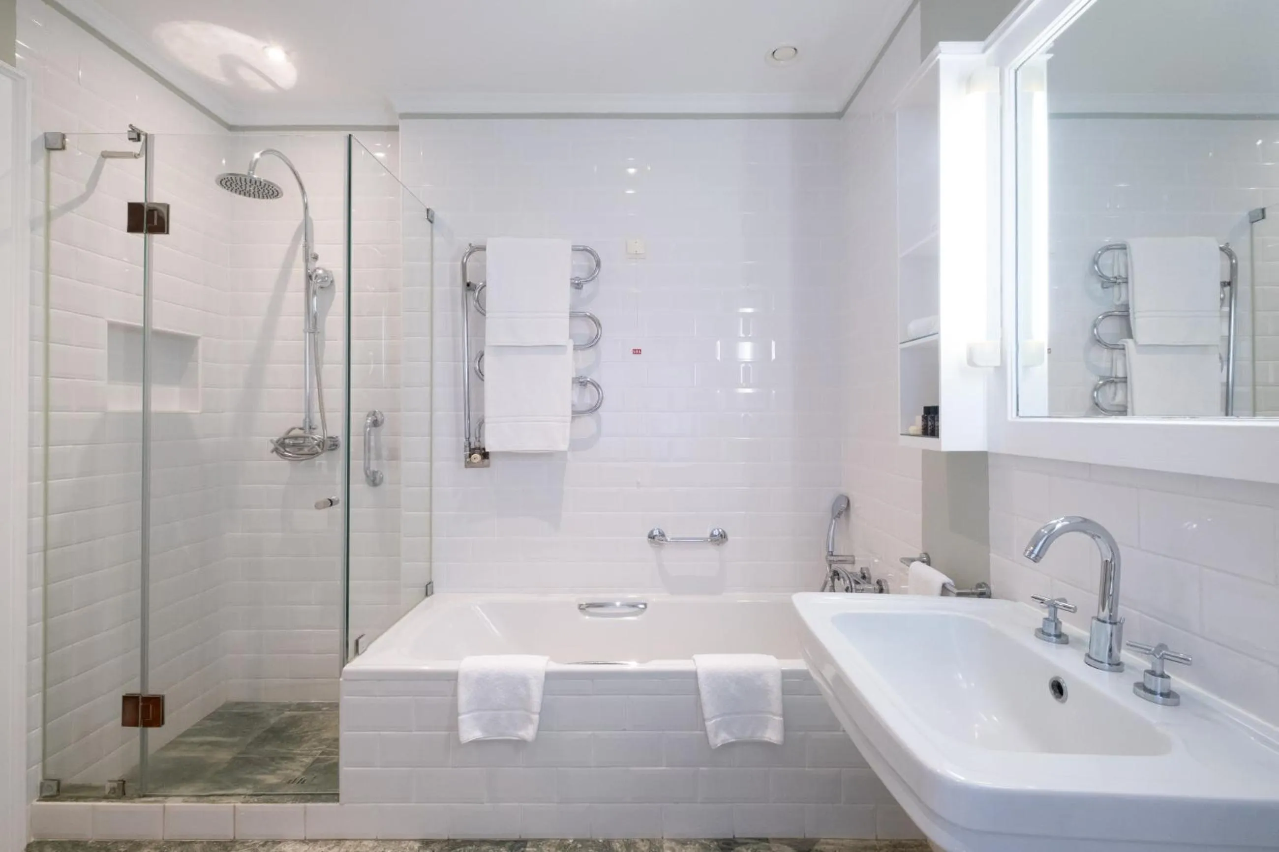 Bathroom in Casa Velha do Palheiro Relais & Chateaux