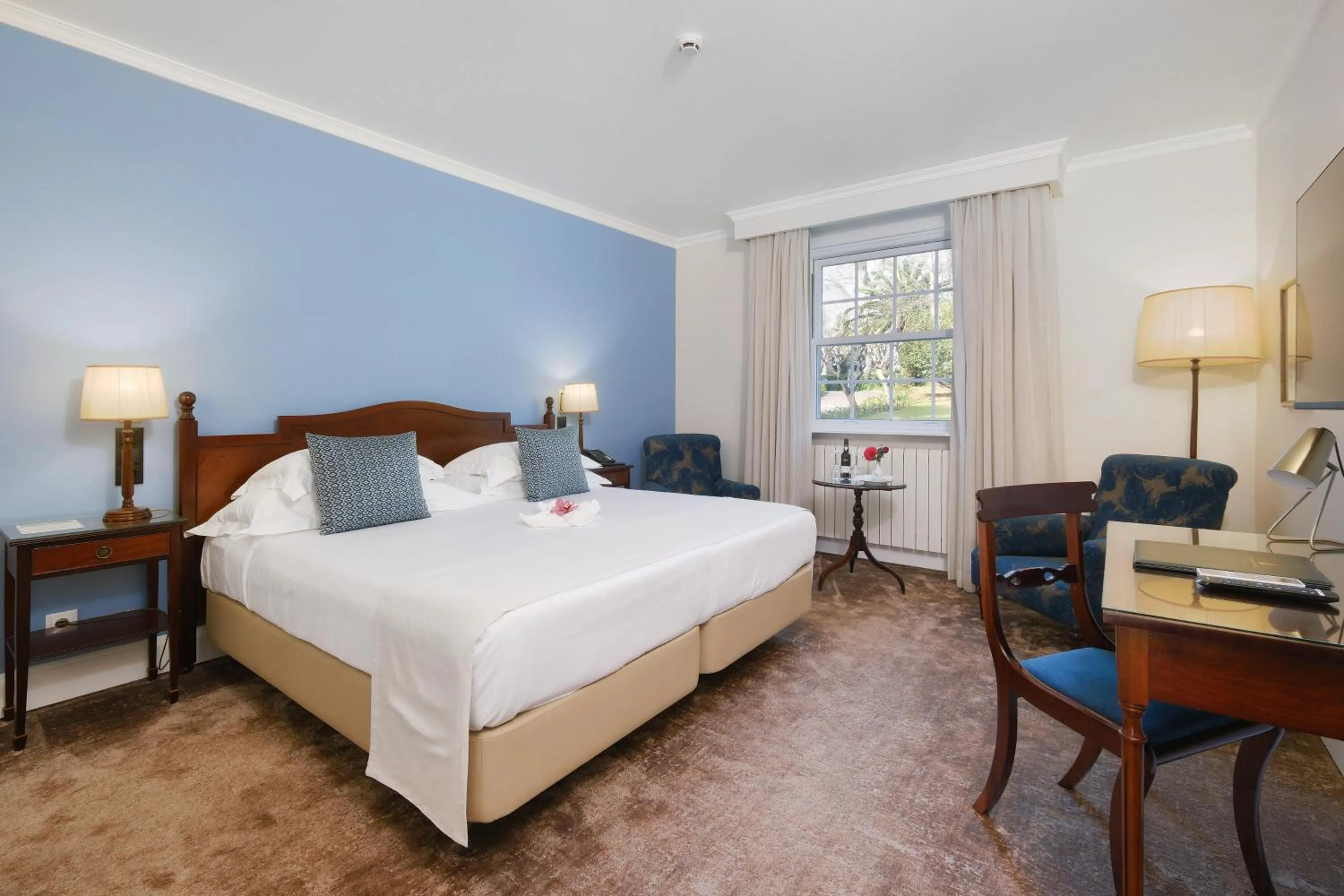 View (from property/room), Bed in Casa Velha do Palheiro Relais & Chateaux