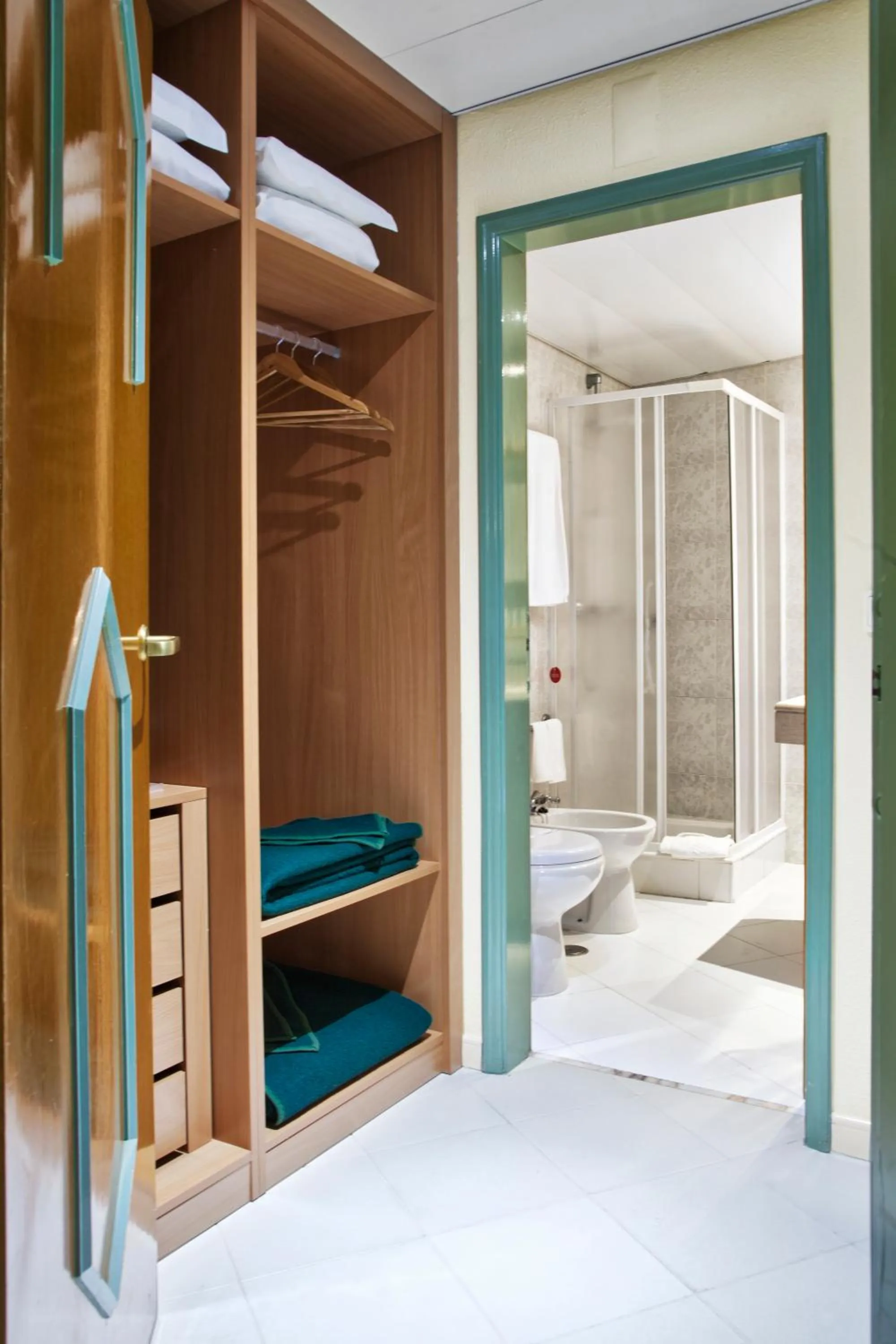 Bathroom, Bed in Ondamar Hotel Apartamentos