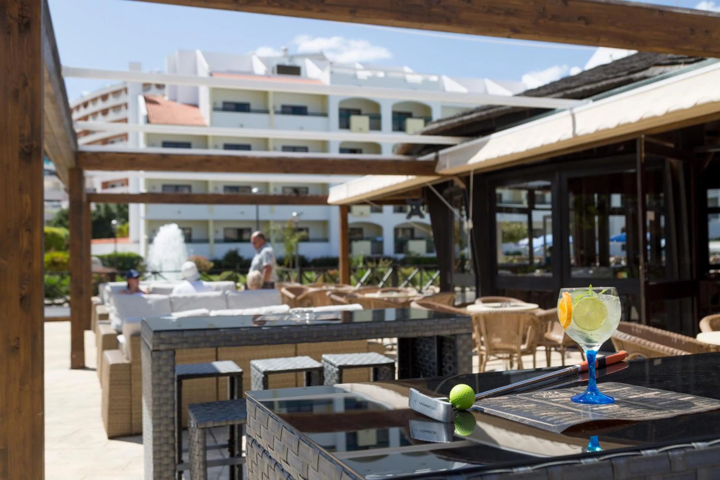 Restaurant/places to eat in Ondamar Hotel Apartamentos