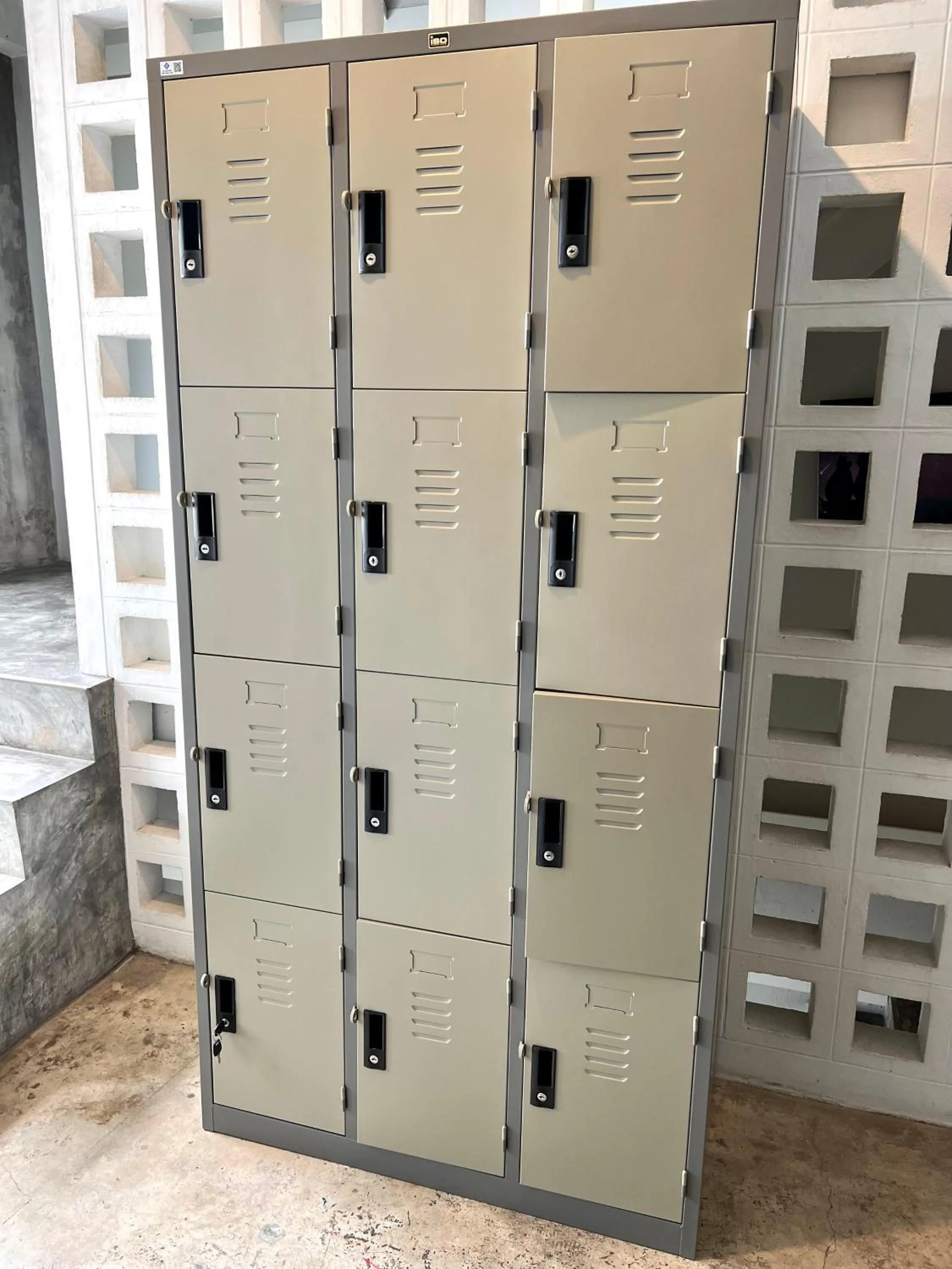 locker in Hobnob Hostel