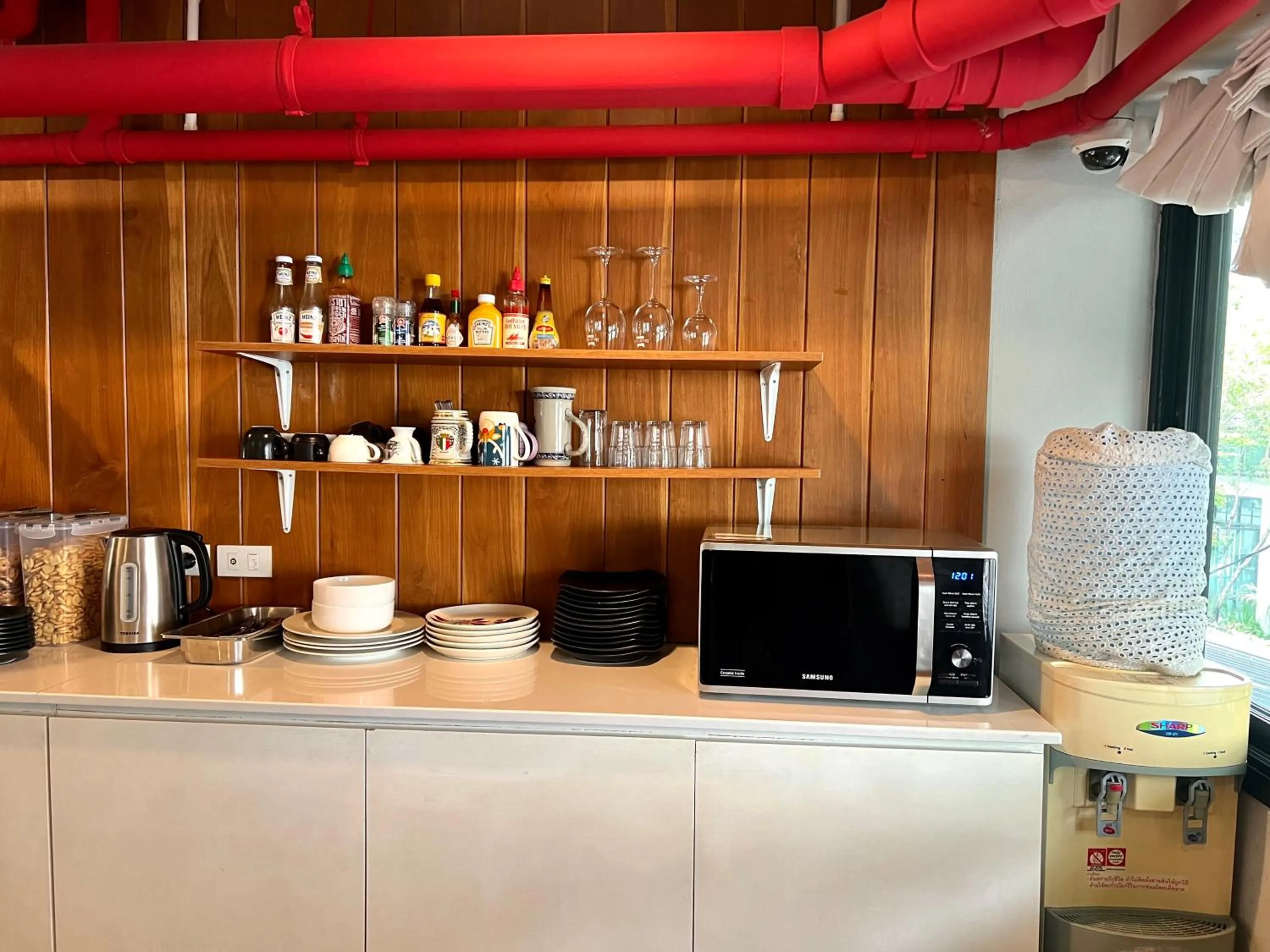 kitchen in Hobnob Hostel