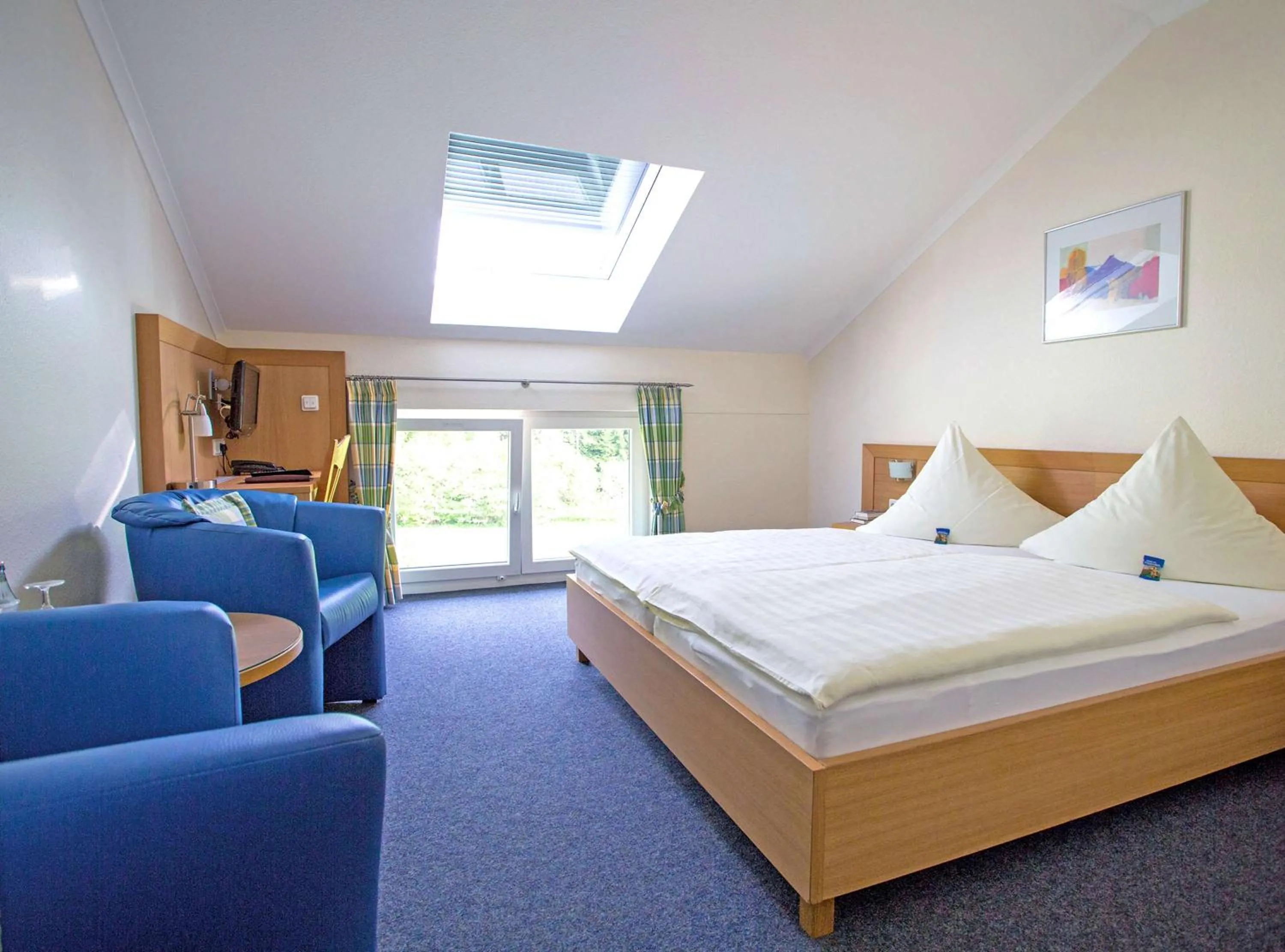 Bedroom, Bed in Dorint Parkhotel Siegen