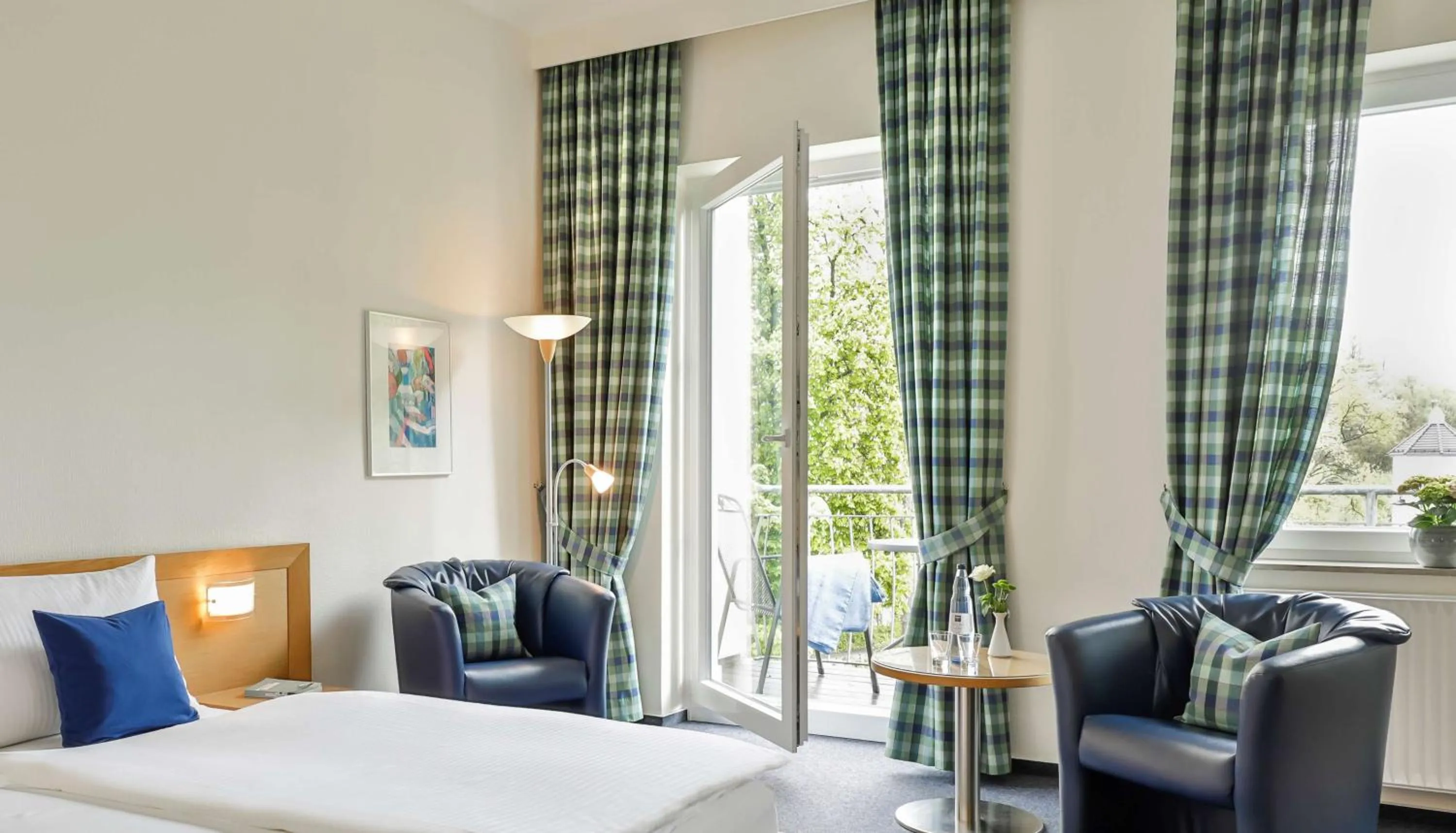 Bedroom, Bed in Dorint Parkhotel Siegen