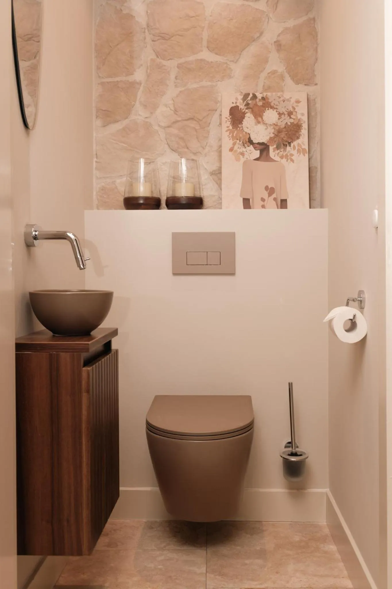 Toilet in Boutique Hotel Elburg met Tapperij