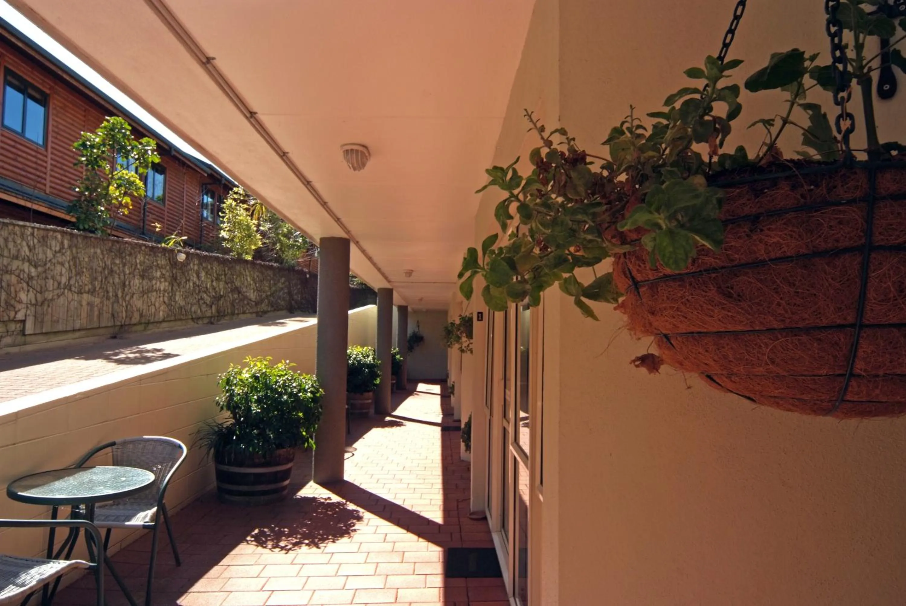 Facade/entrance in Baycourt Lakefront Motel