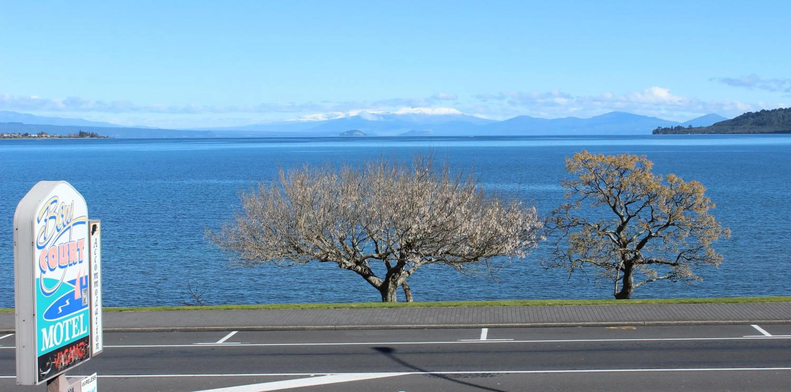 Lake view in Baycourt Lakefront Motel