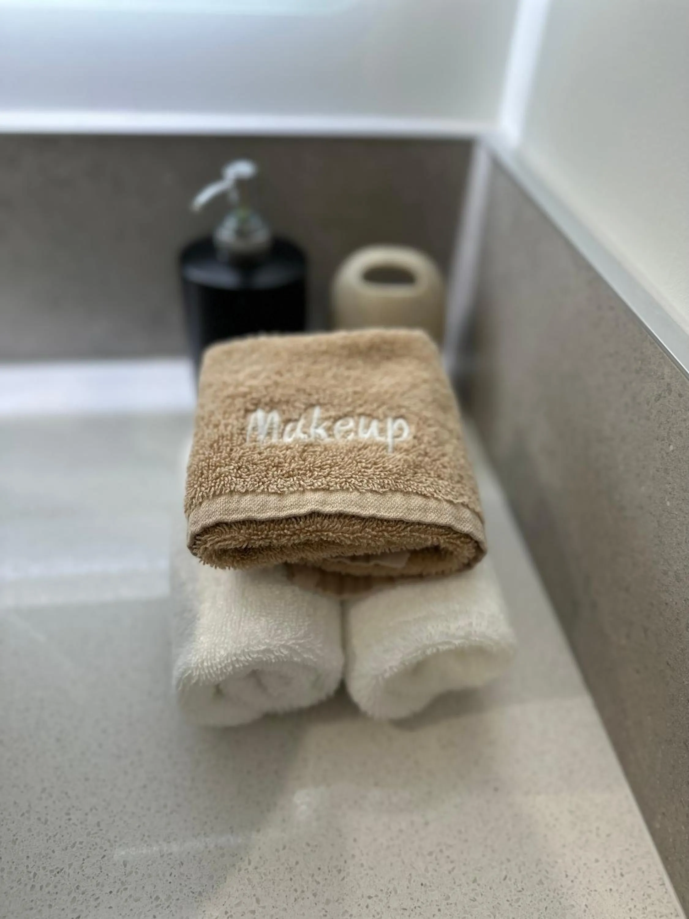 Bathroom in Baycourt Lakefront Motel