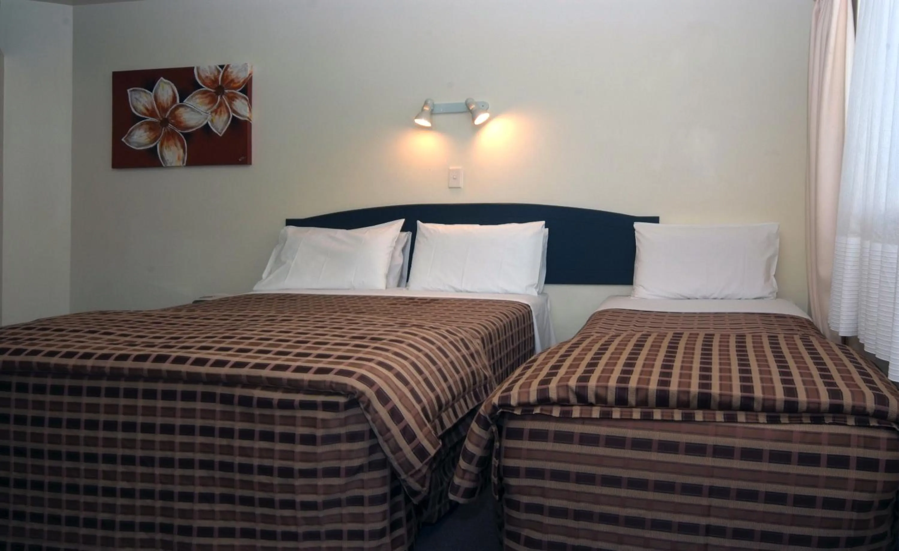 Photo of the whole room, Bed in Baycourt Lakefront Motel