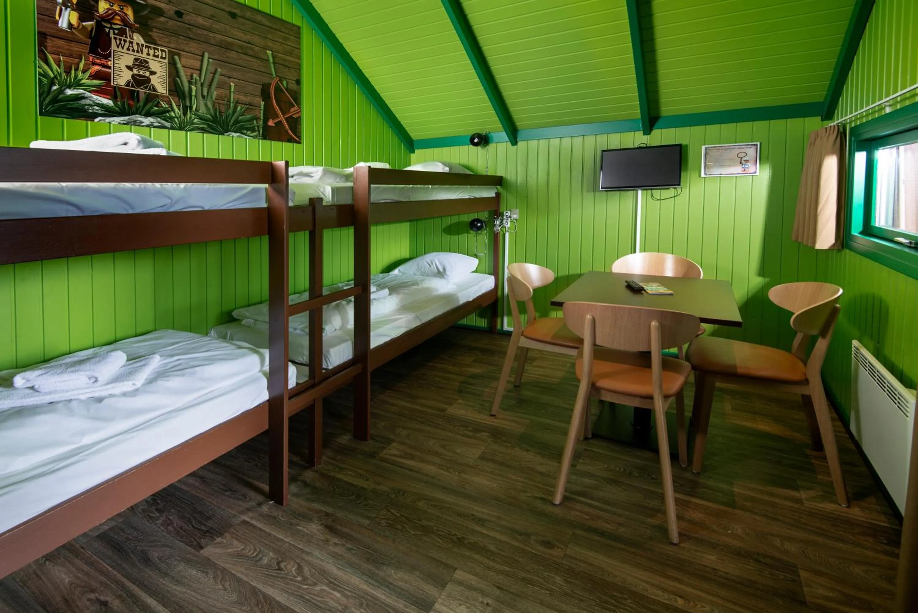 Photo of the whole room, Bed in LEGOLAND Wilderness Barrels & Cabins