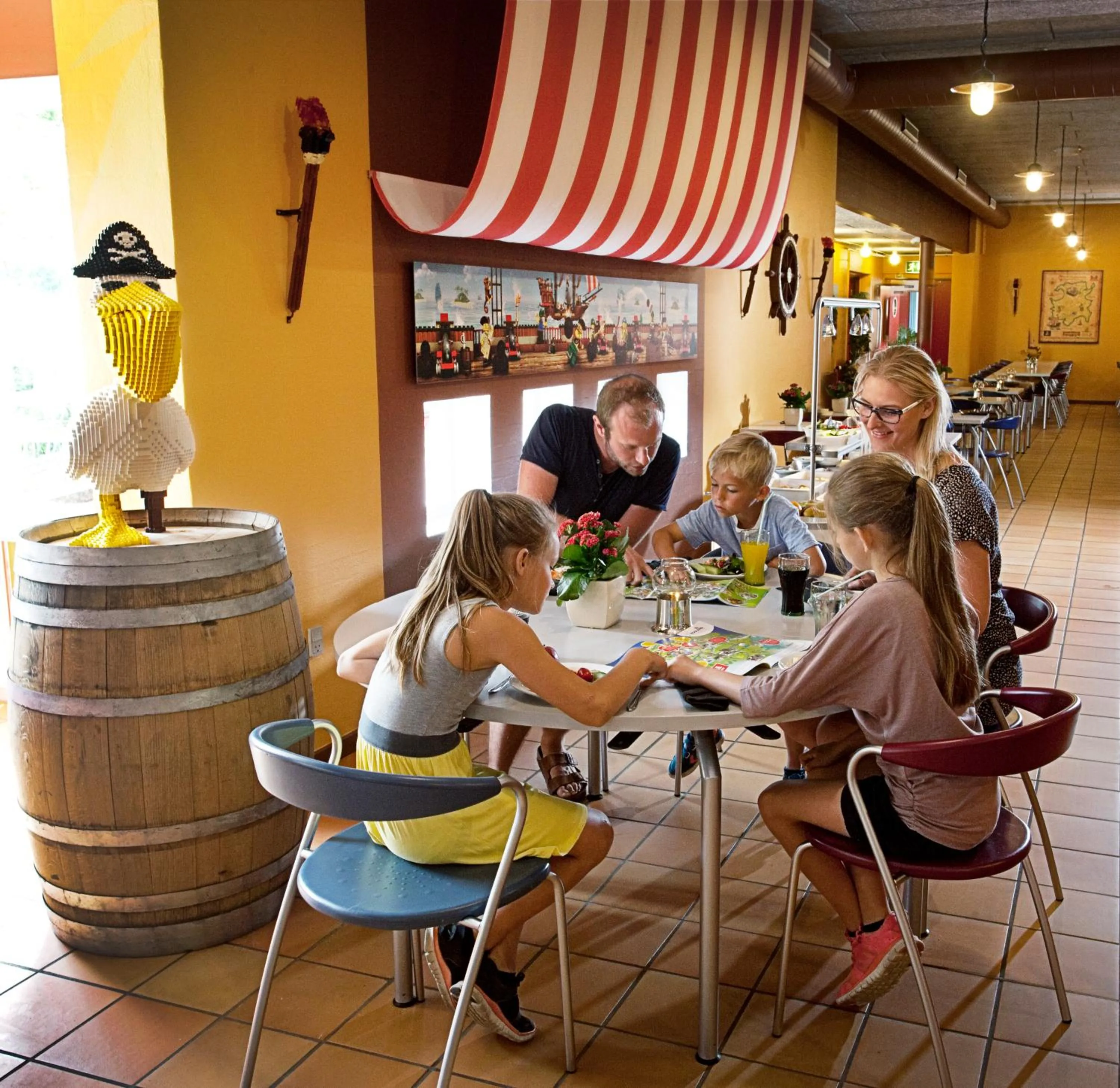 Restaurant/places to eat in LEGOLAND Wilderness Barrels & Cabins