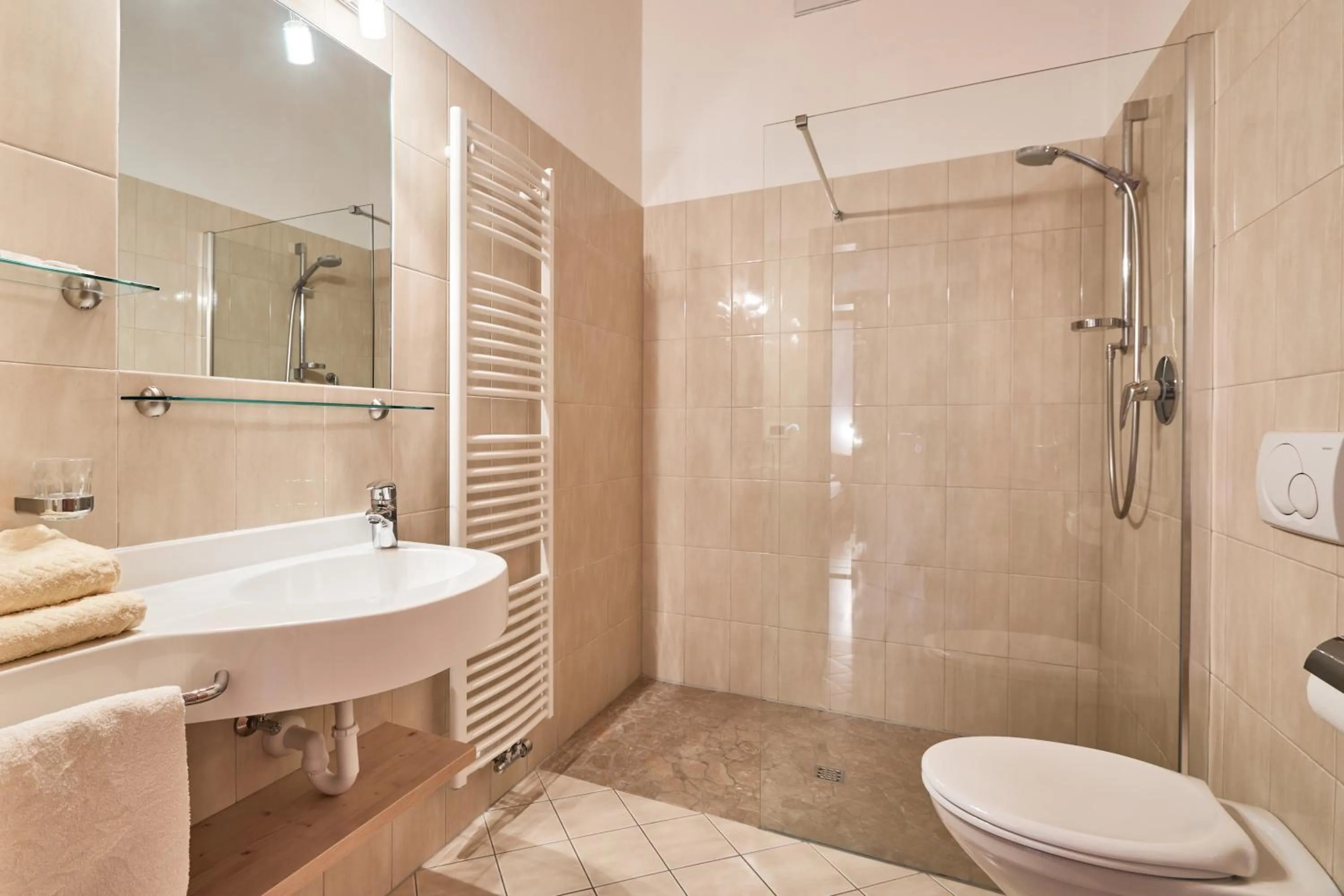 Bathroom in Residence Schiestlhof