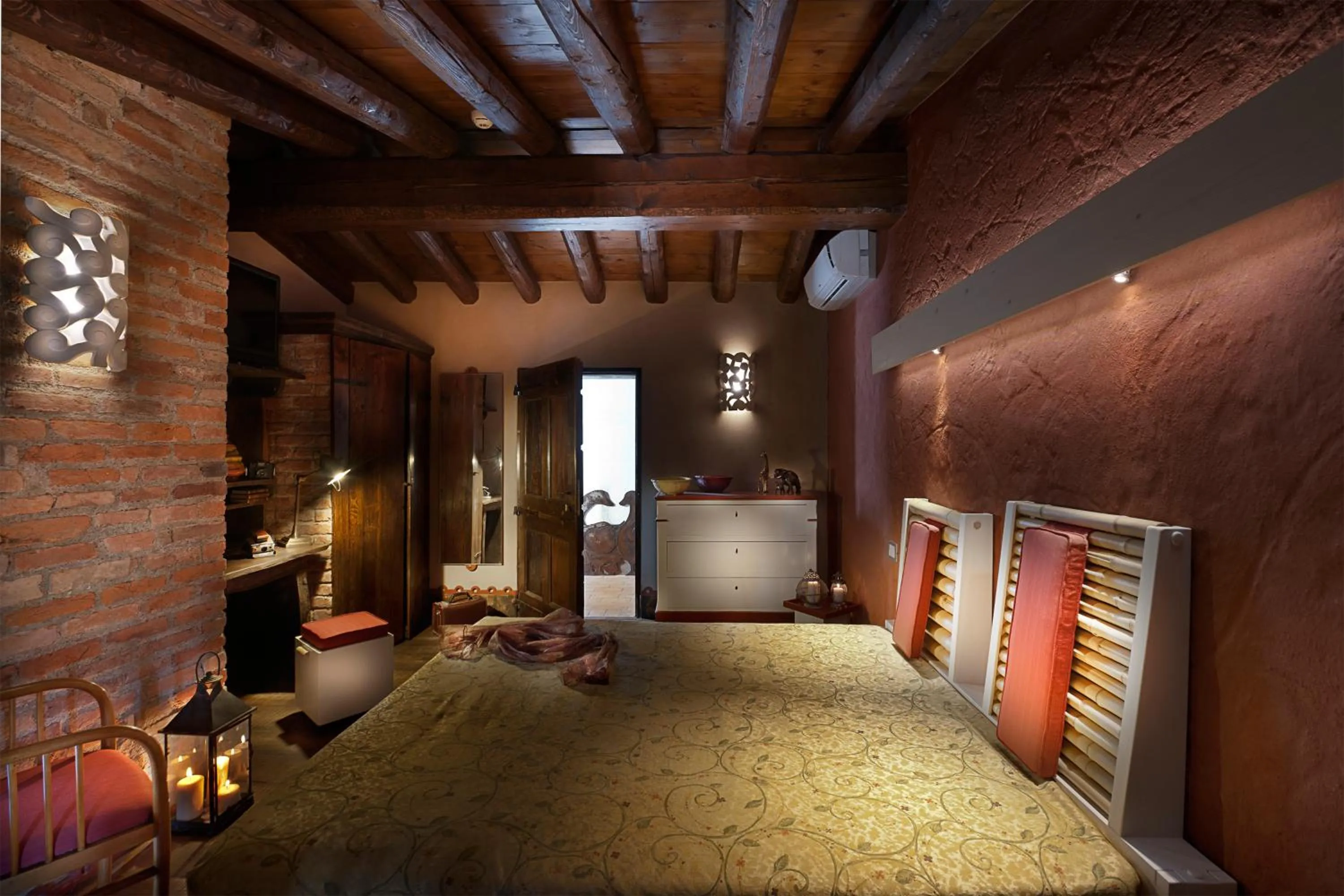 Decorative detail, Bed in Boutique Hotel Villa dei Campi