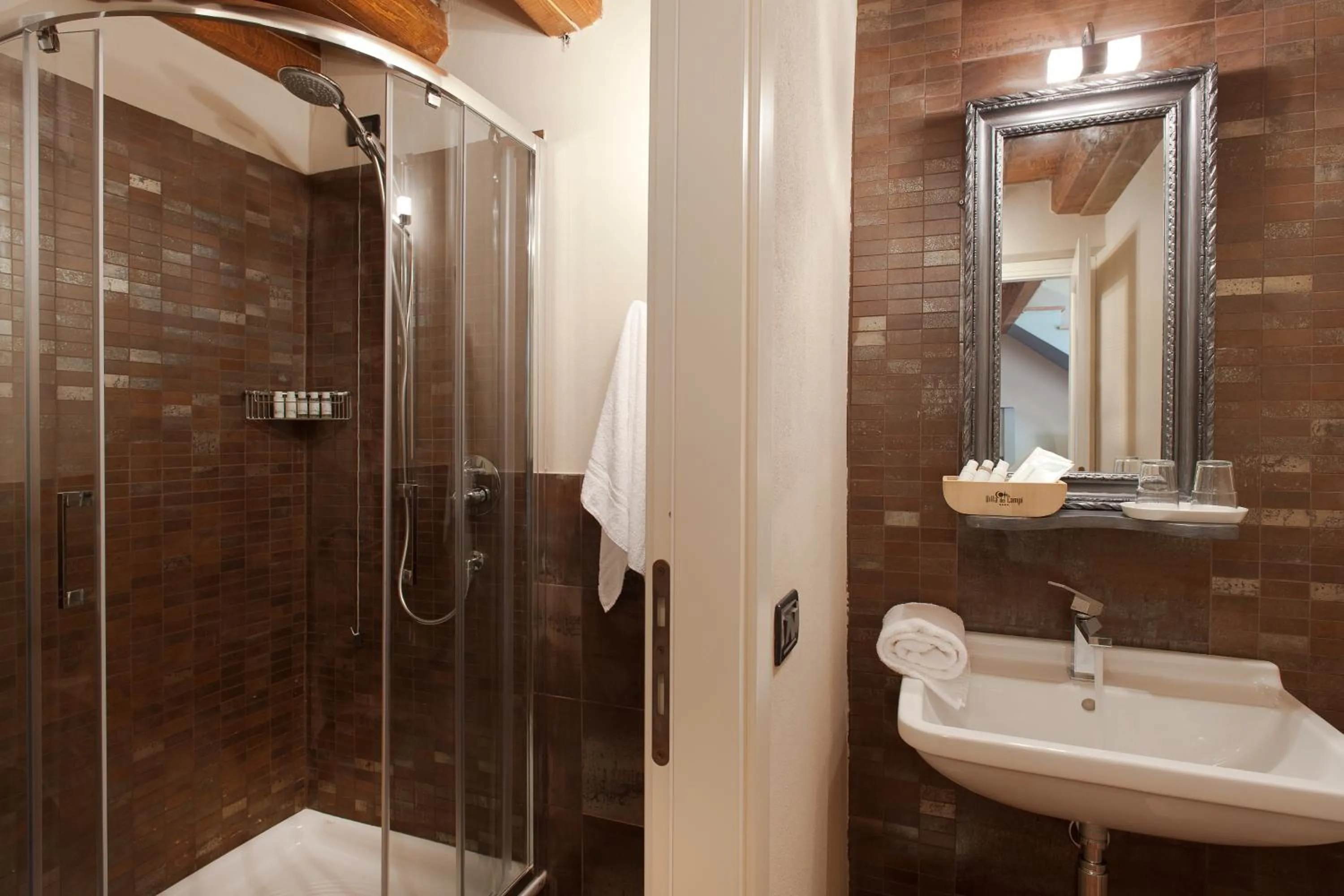 Shower in Boutique Hotel Villa dei Campi