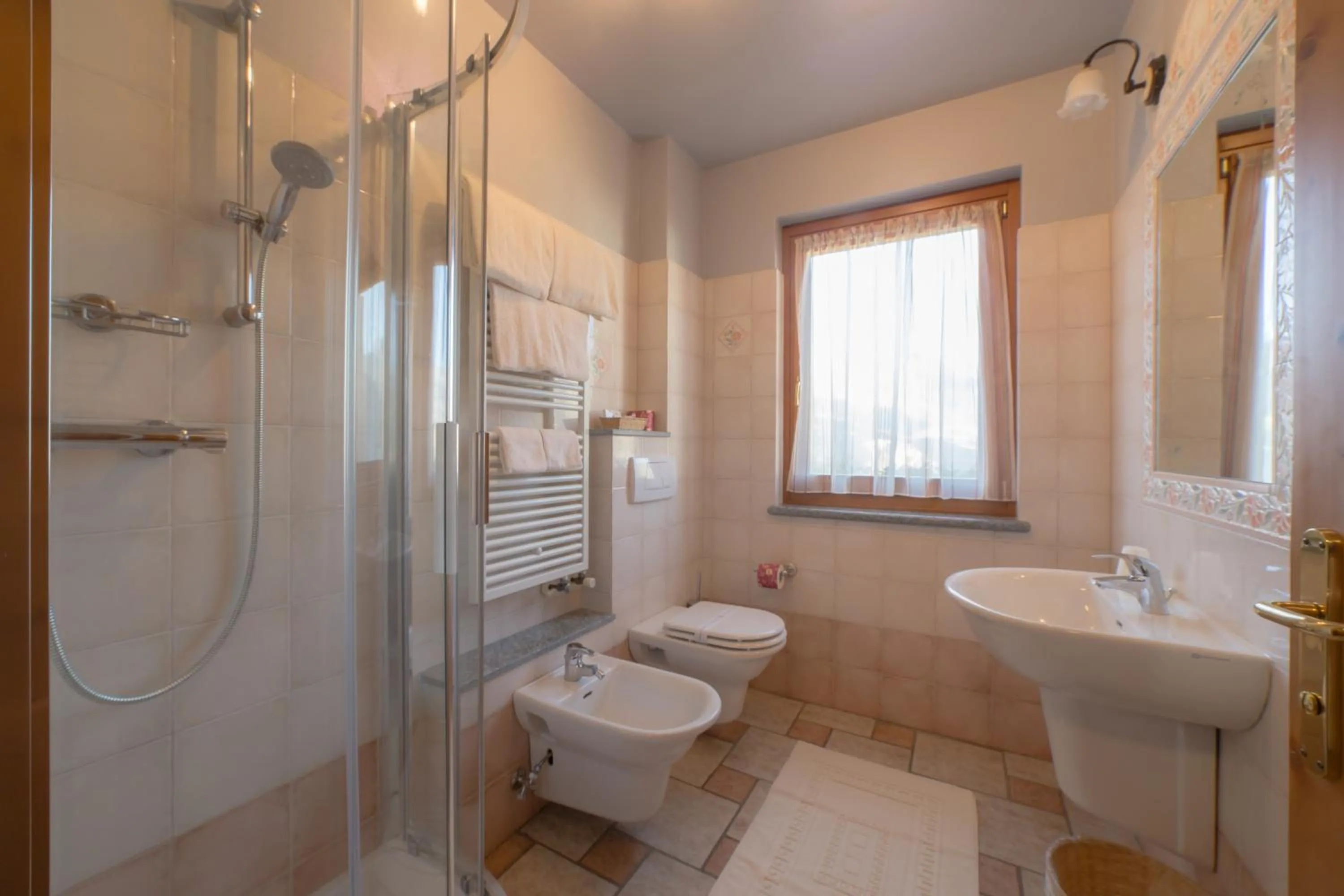 Bathroom in Hotel Lo Fleyé