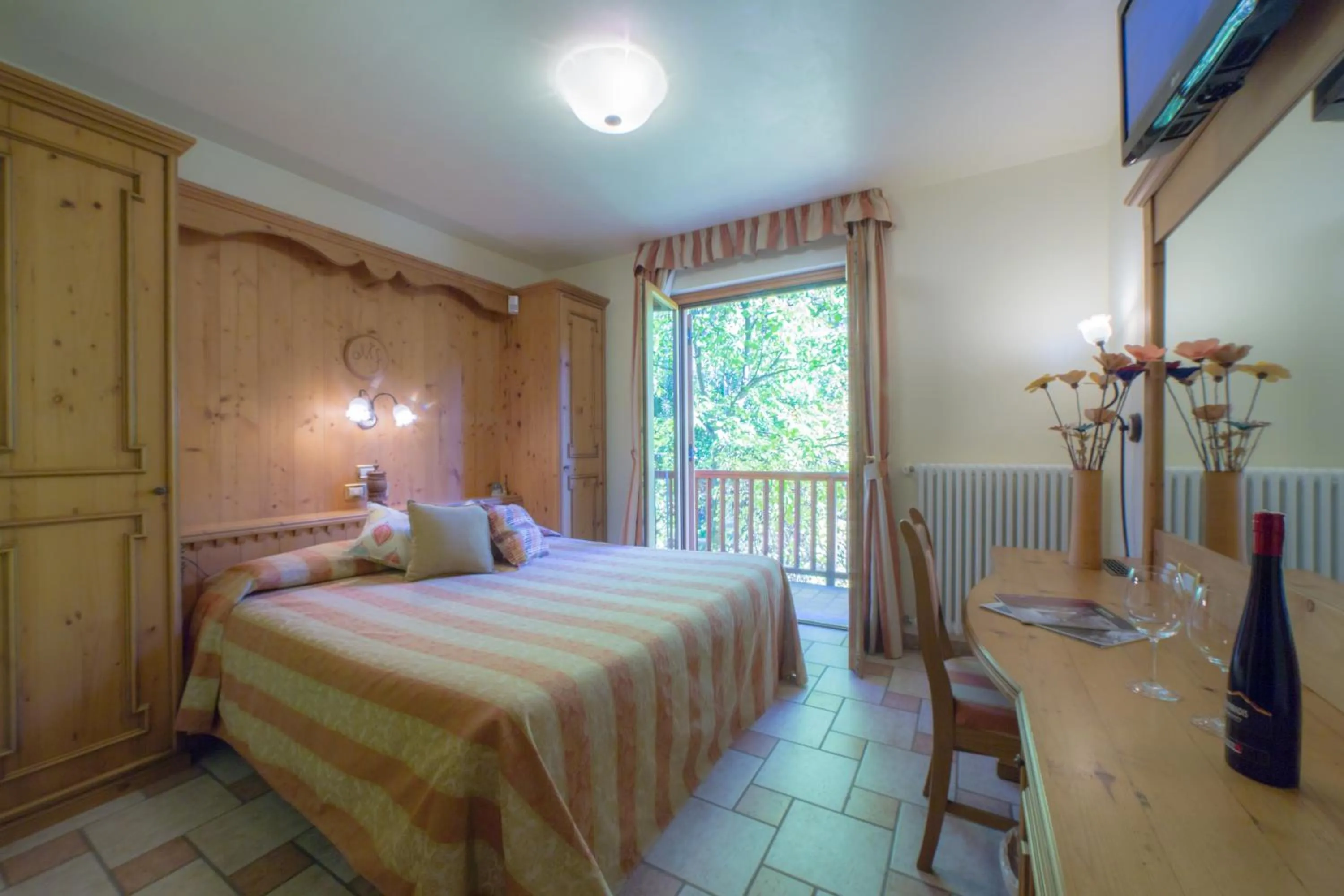 Bed in Hotel Lo Fleyé