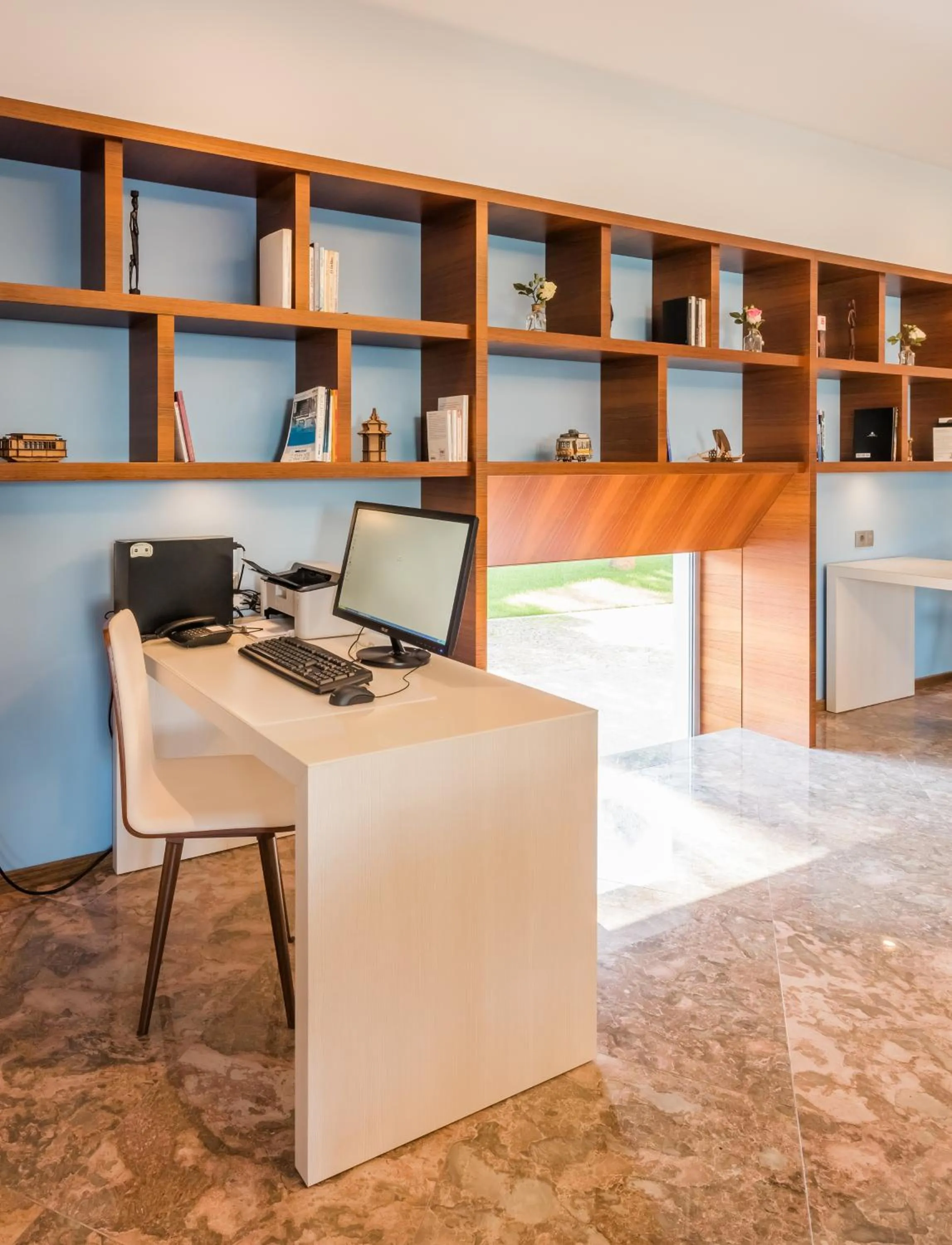 Lobby or reception in OPOHOTEL Porto Aeroporto