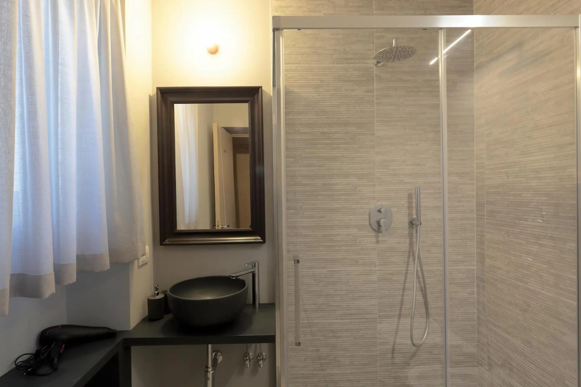 Shower in Imbriani Guest House