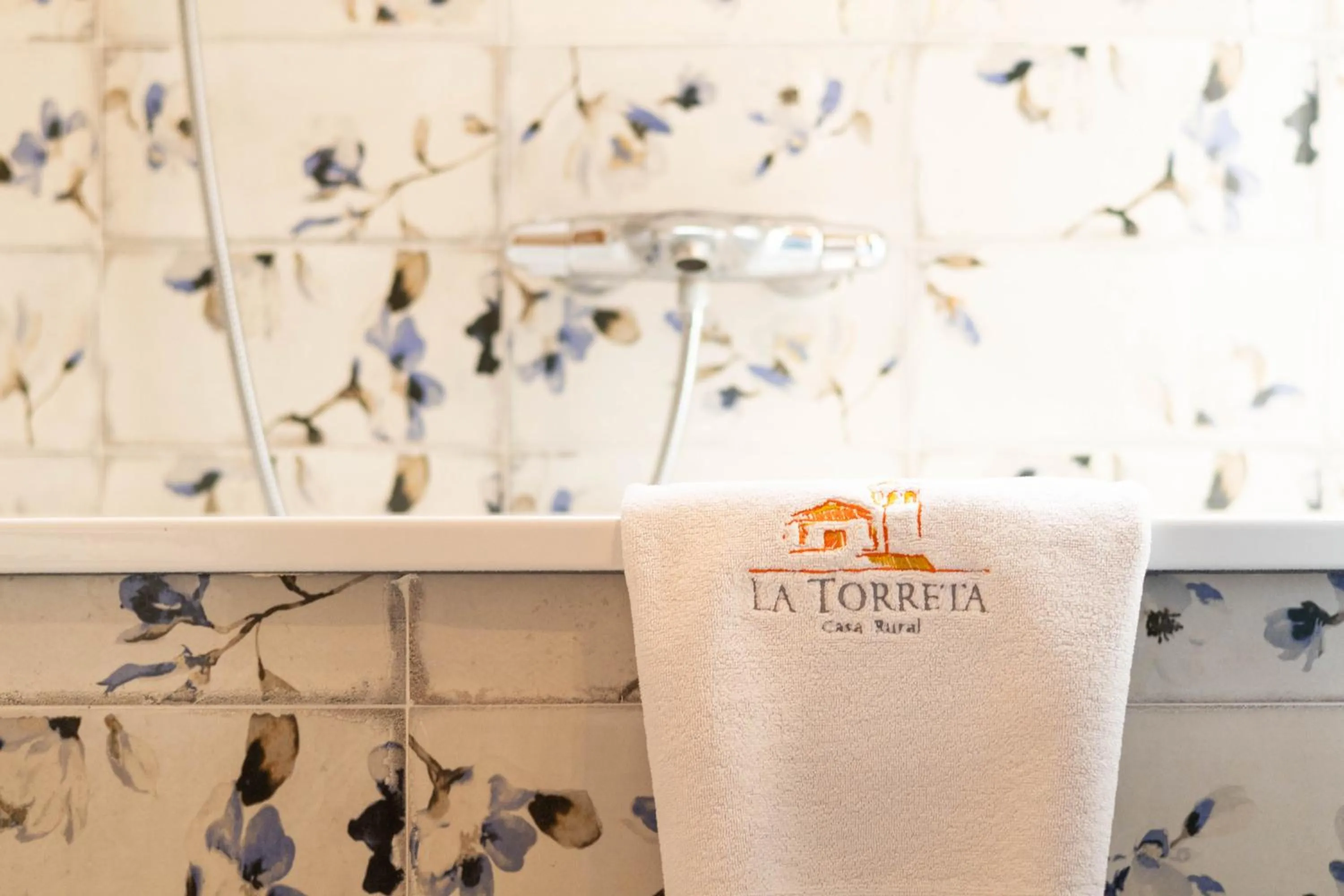 Bath in Casa Rural La Torreta