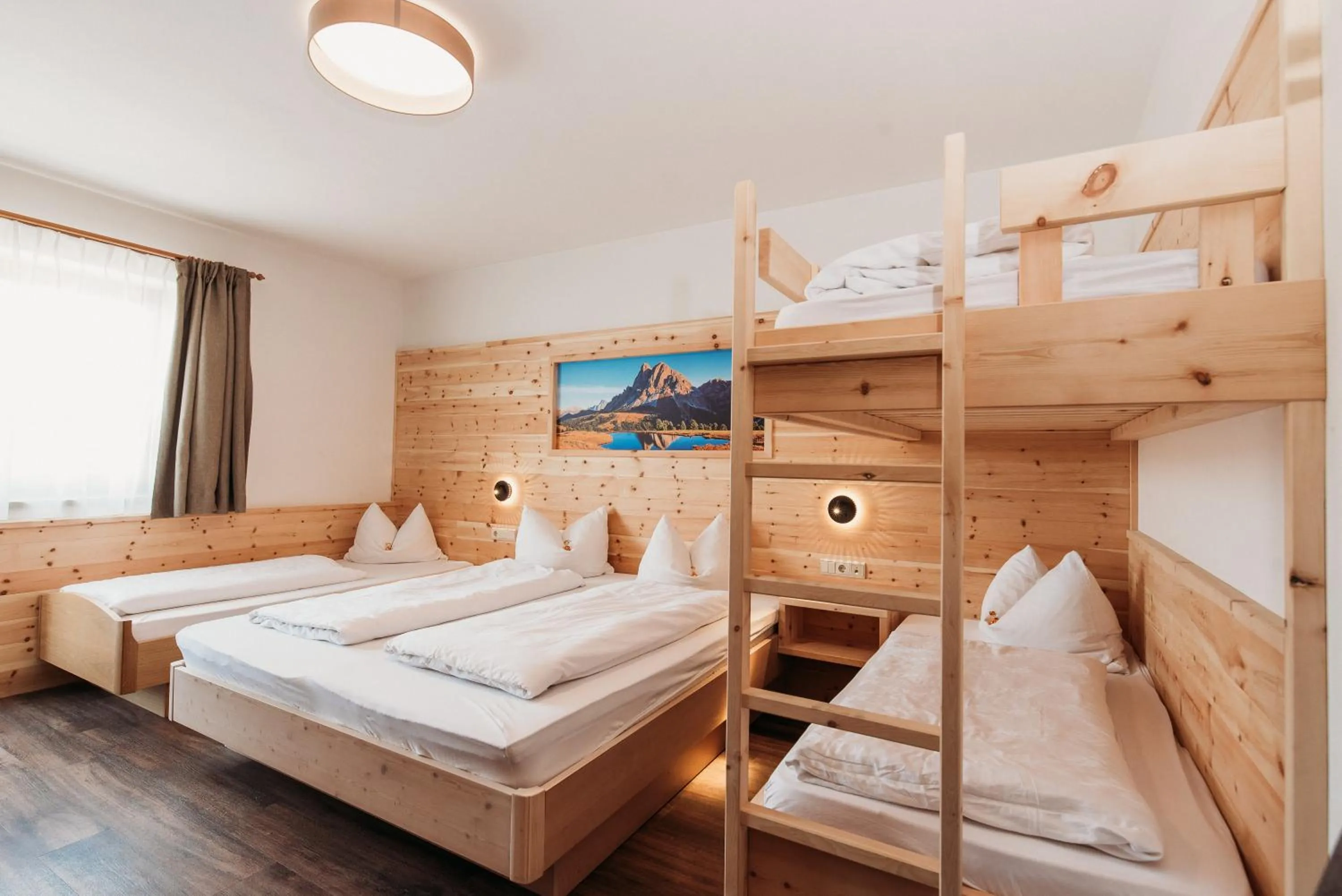 Photo of the whole room, Bed in Pension Sonnenhof