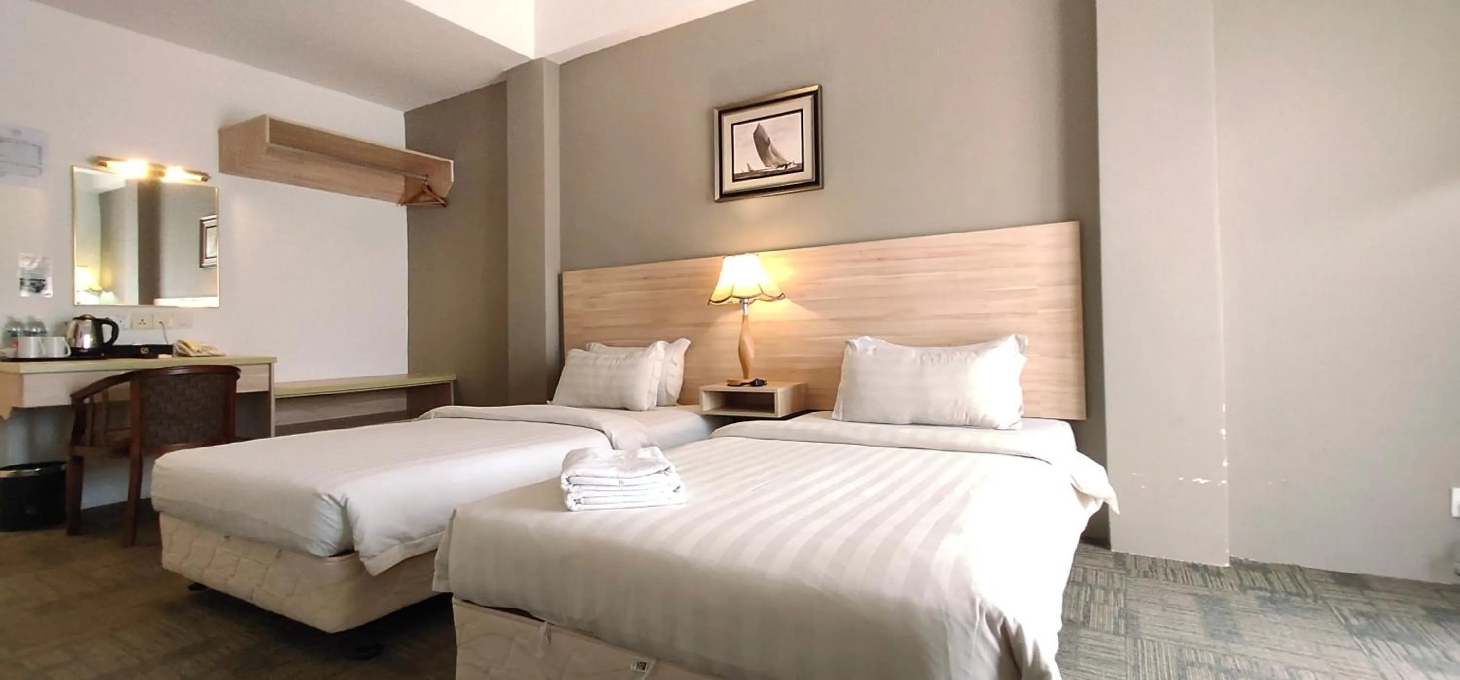 Shower, Bed in Prima Hotel Melaka