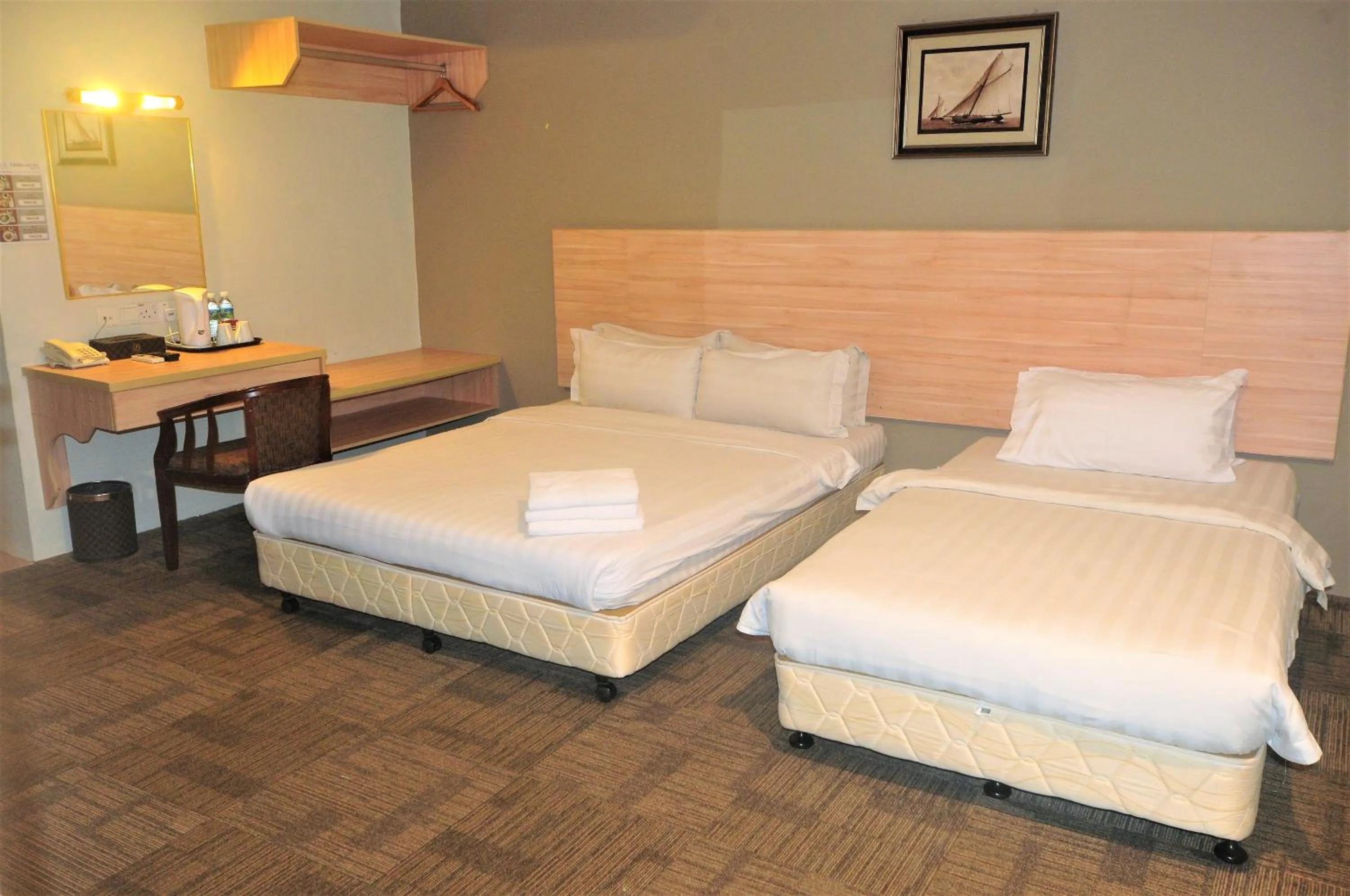 Shower, Bed in Prima Hotel Melaka