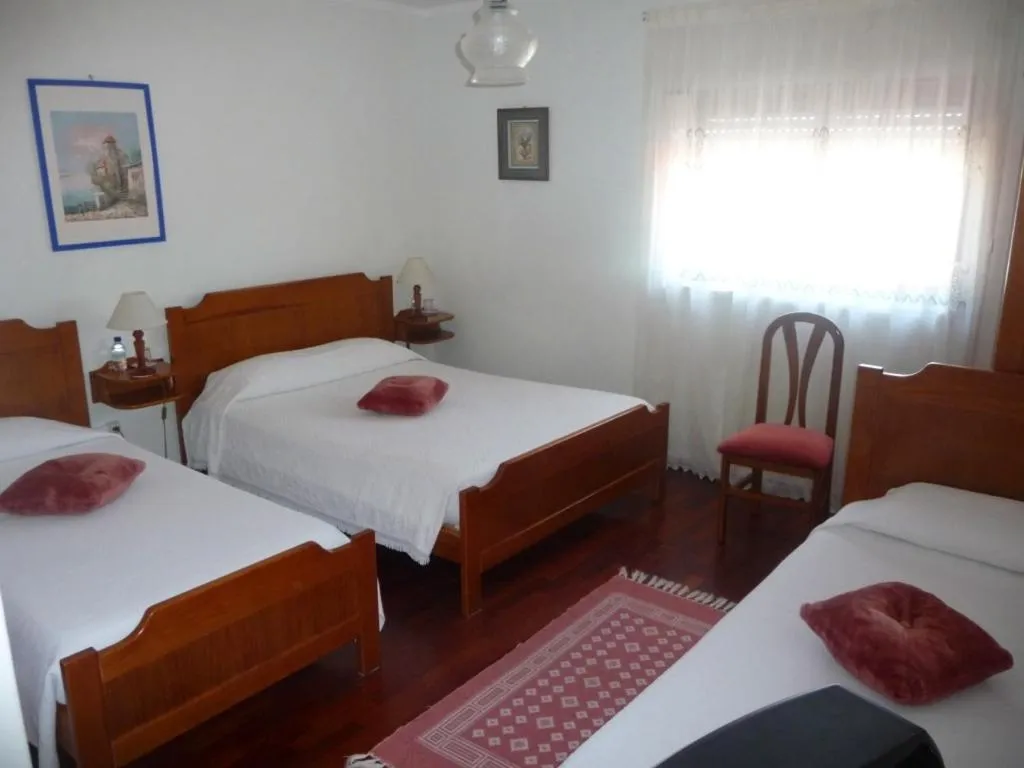 Bedroom, Bed in Marazul