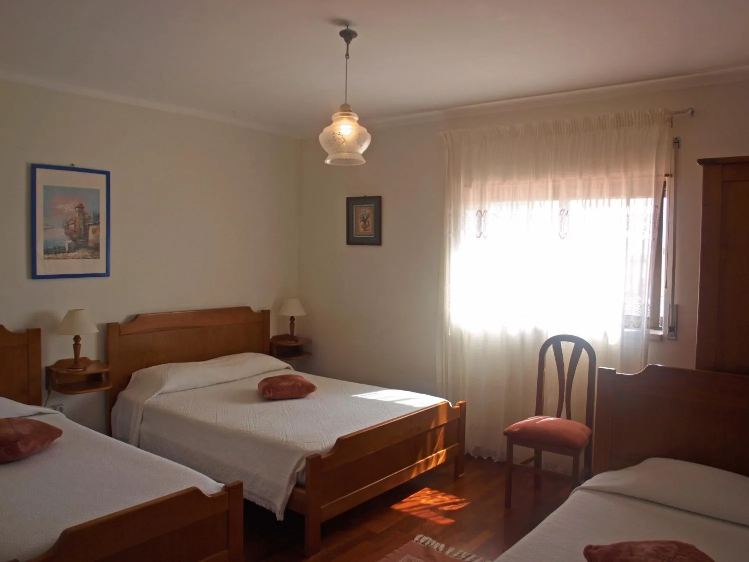 Bedroom, Bed in Marazul