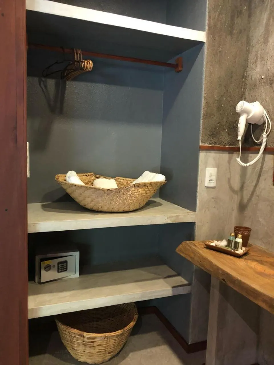 Bathroom in Aloha Village Bangalôs