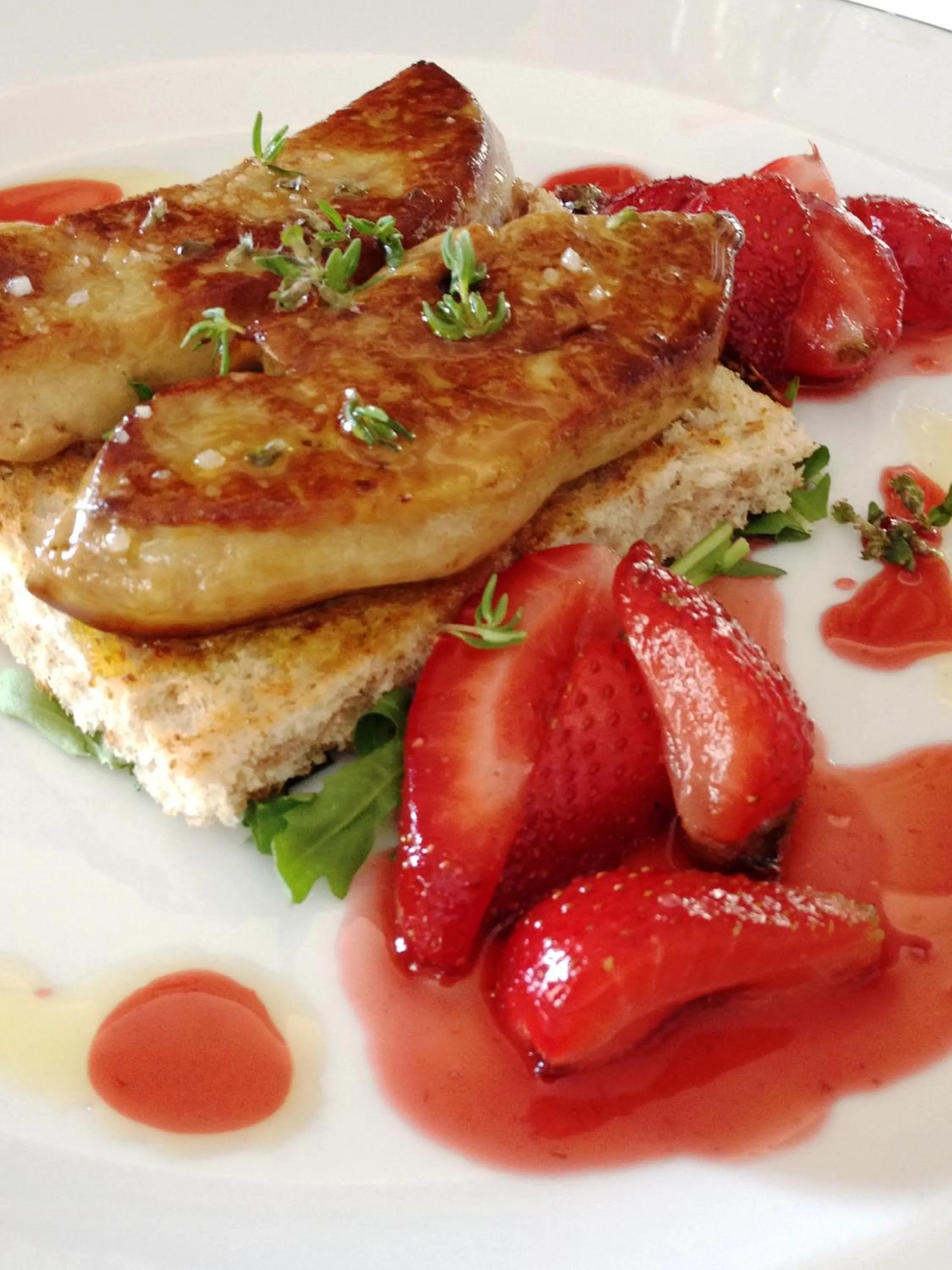 Food and drinks in Lawrences Hotel