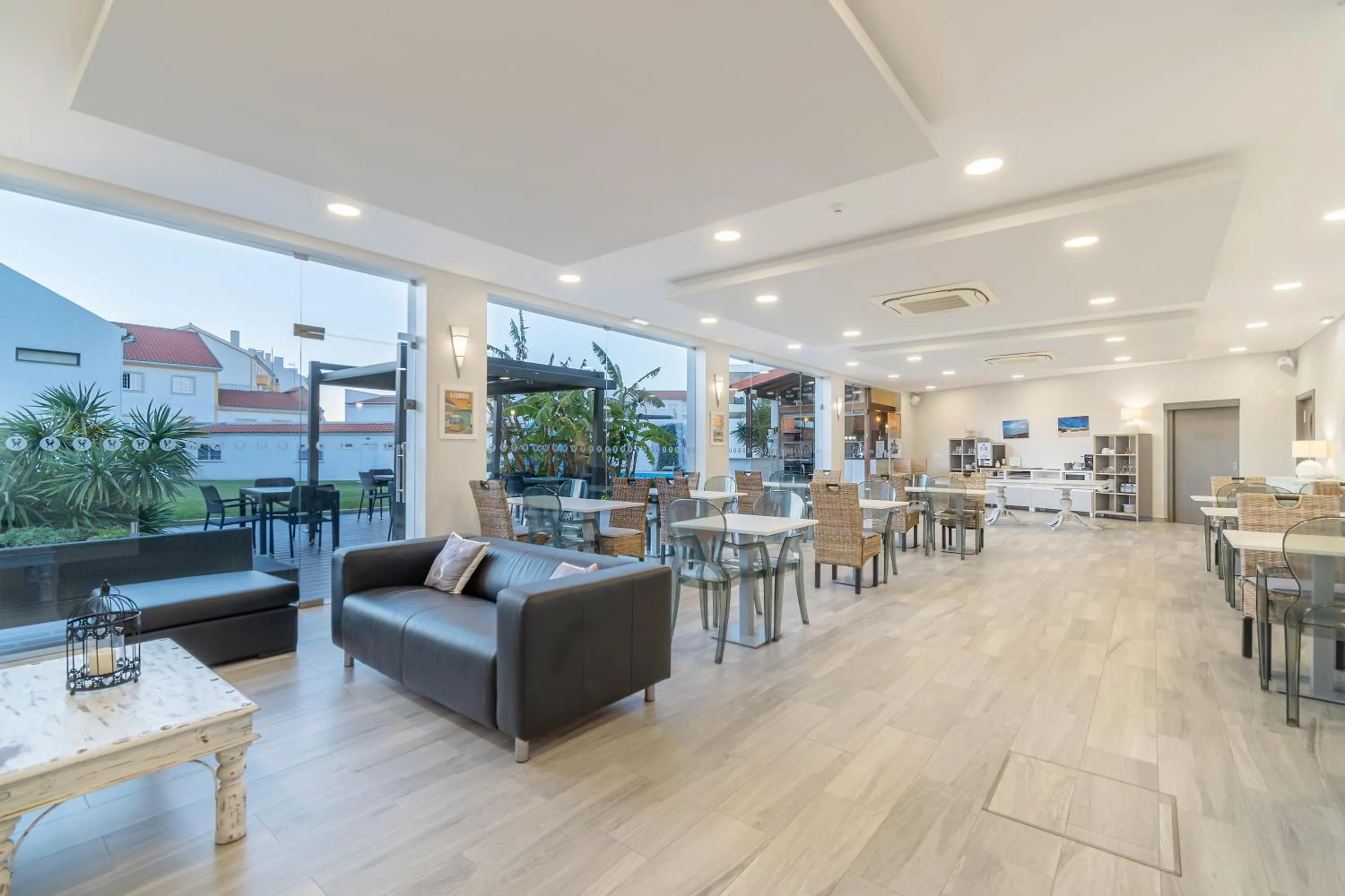 Restaurant/places to eat in Silver Seahorse Garden Retreat