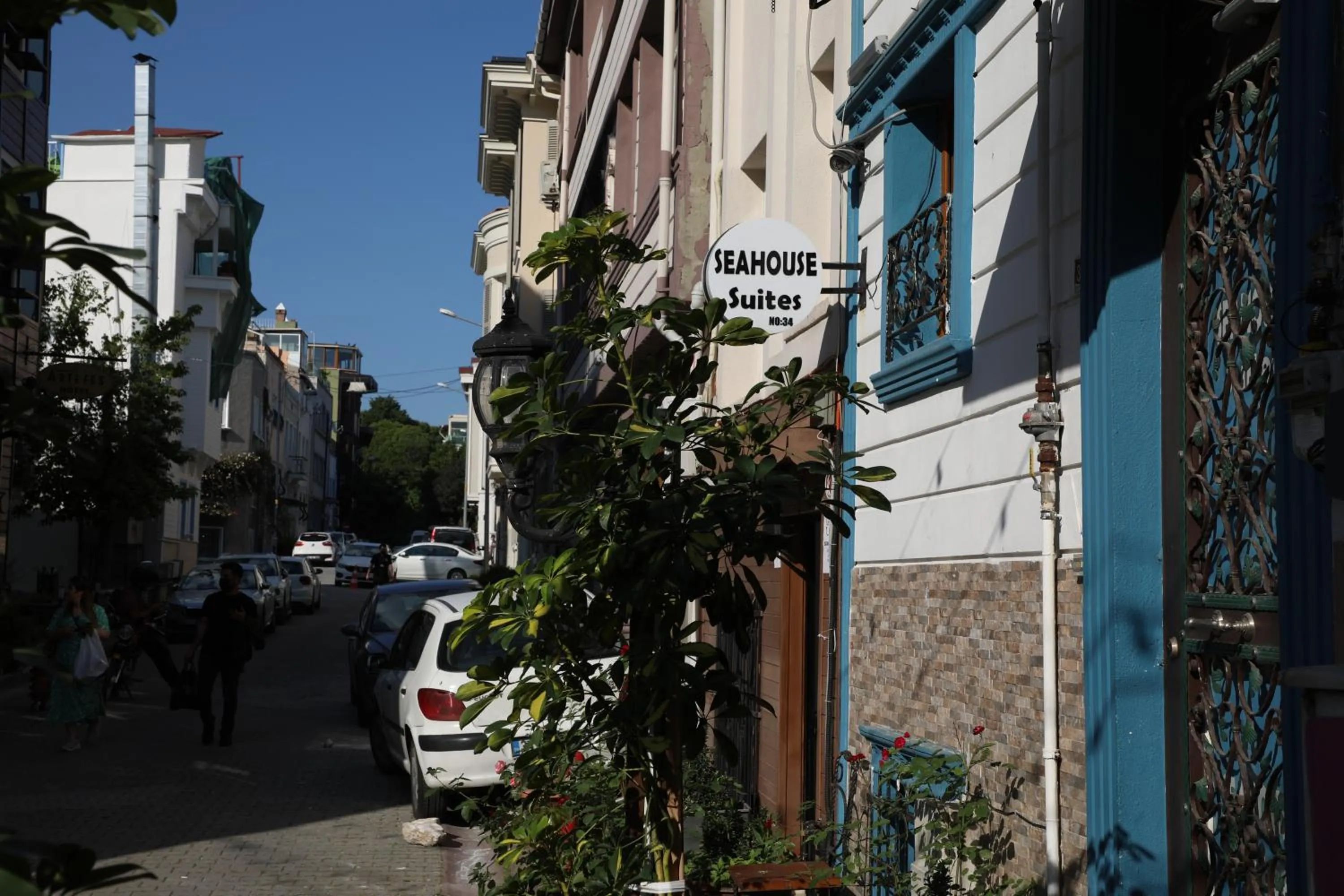 Facade/entrance in Seahouse Suites