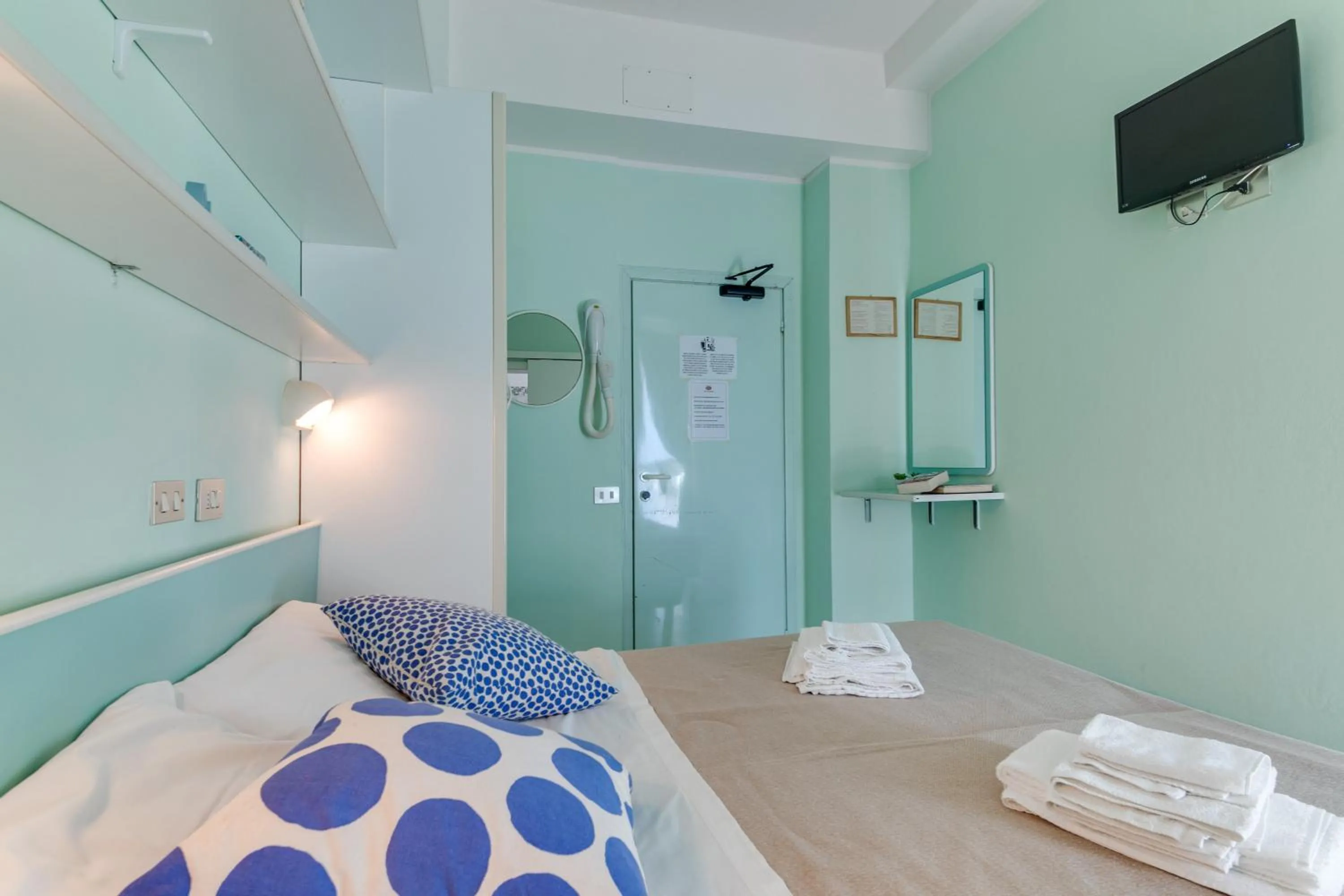 TV and multimedia in B&B Villa Madana