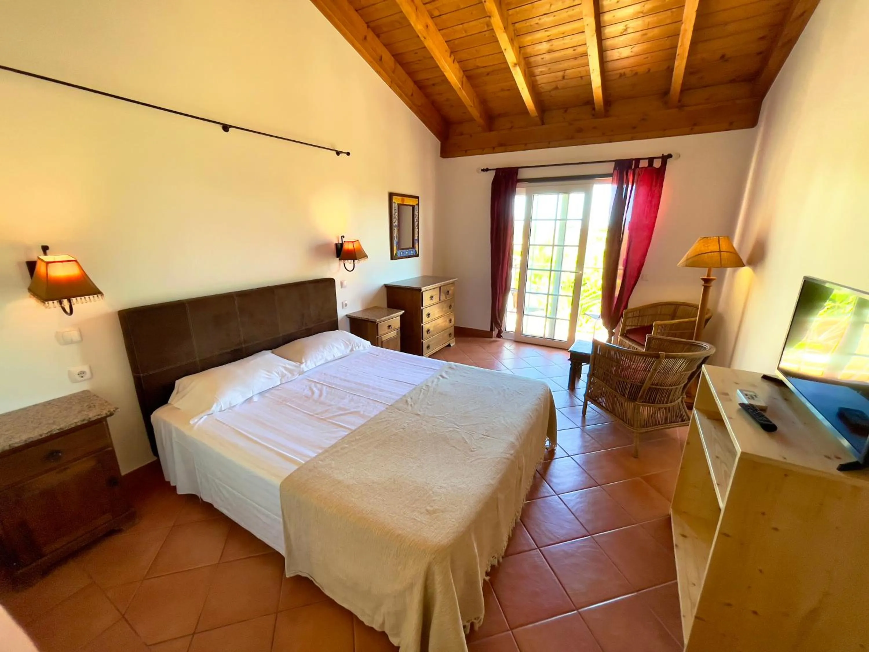 Bedroom, Bed in Quinta do Mar - Country & Sea Village