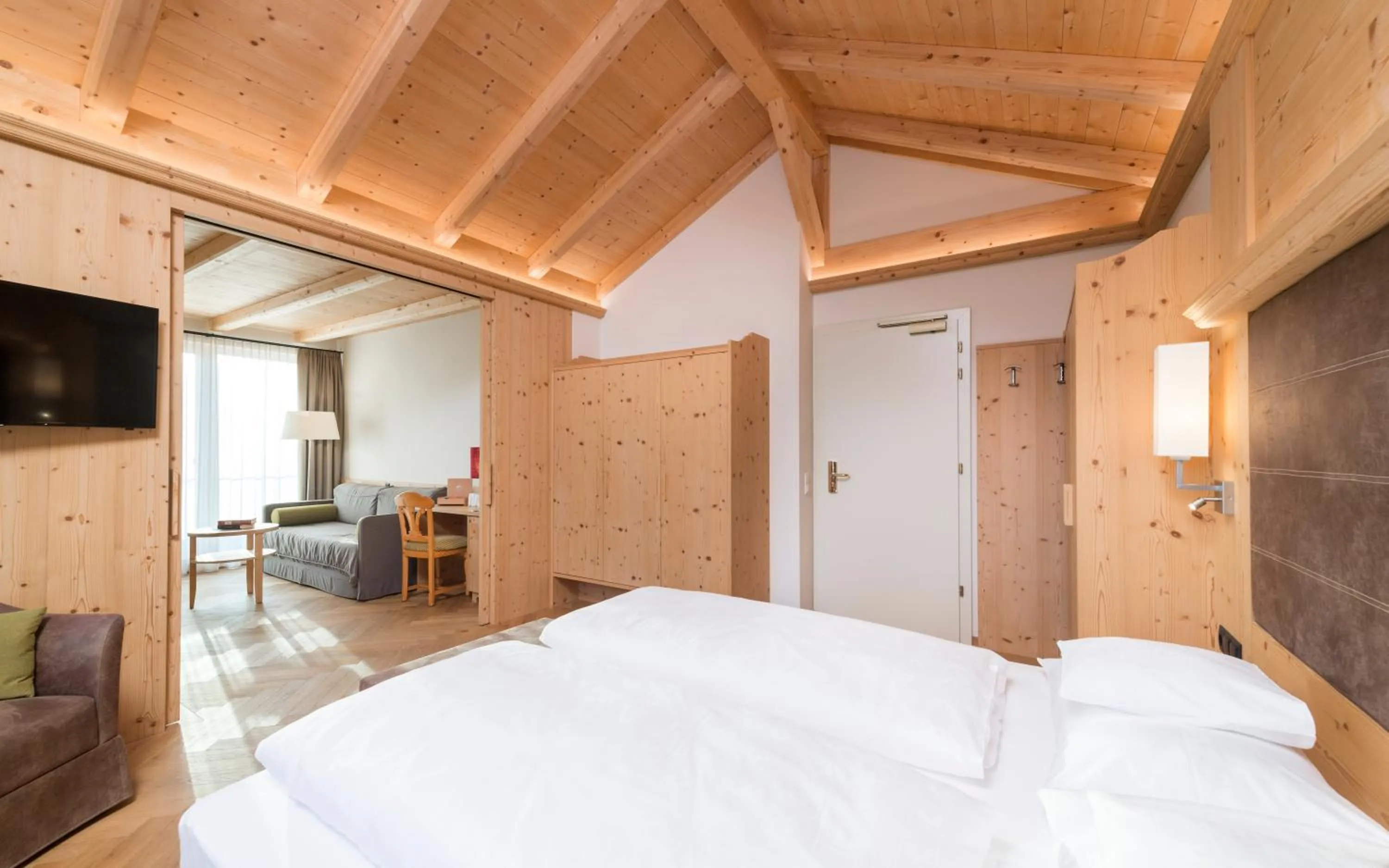 Photo of the whole room, Bed in Hotel Villa Kastelruth