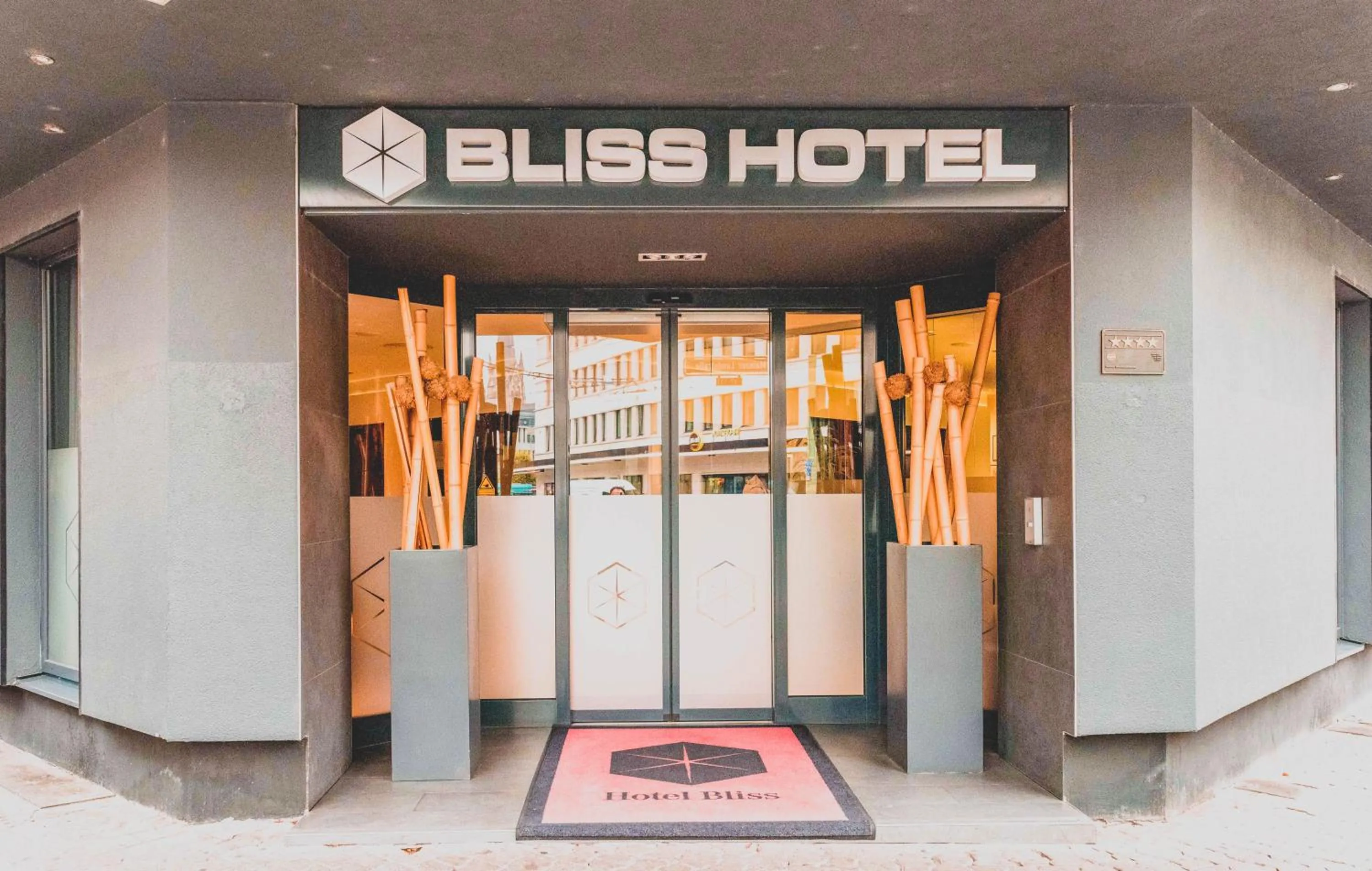Facade/entrance in Hotel Bliss
