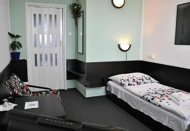 Bed in Hotel Milotel