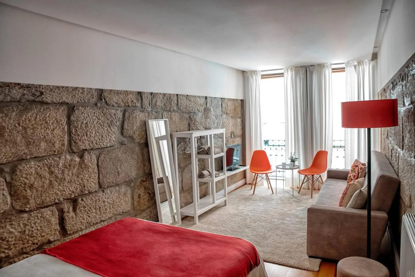 Communal lounge/ TV room, Bed in Try Oporto - Ribeira