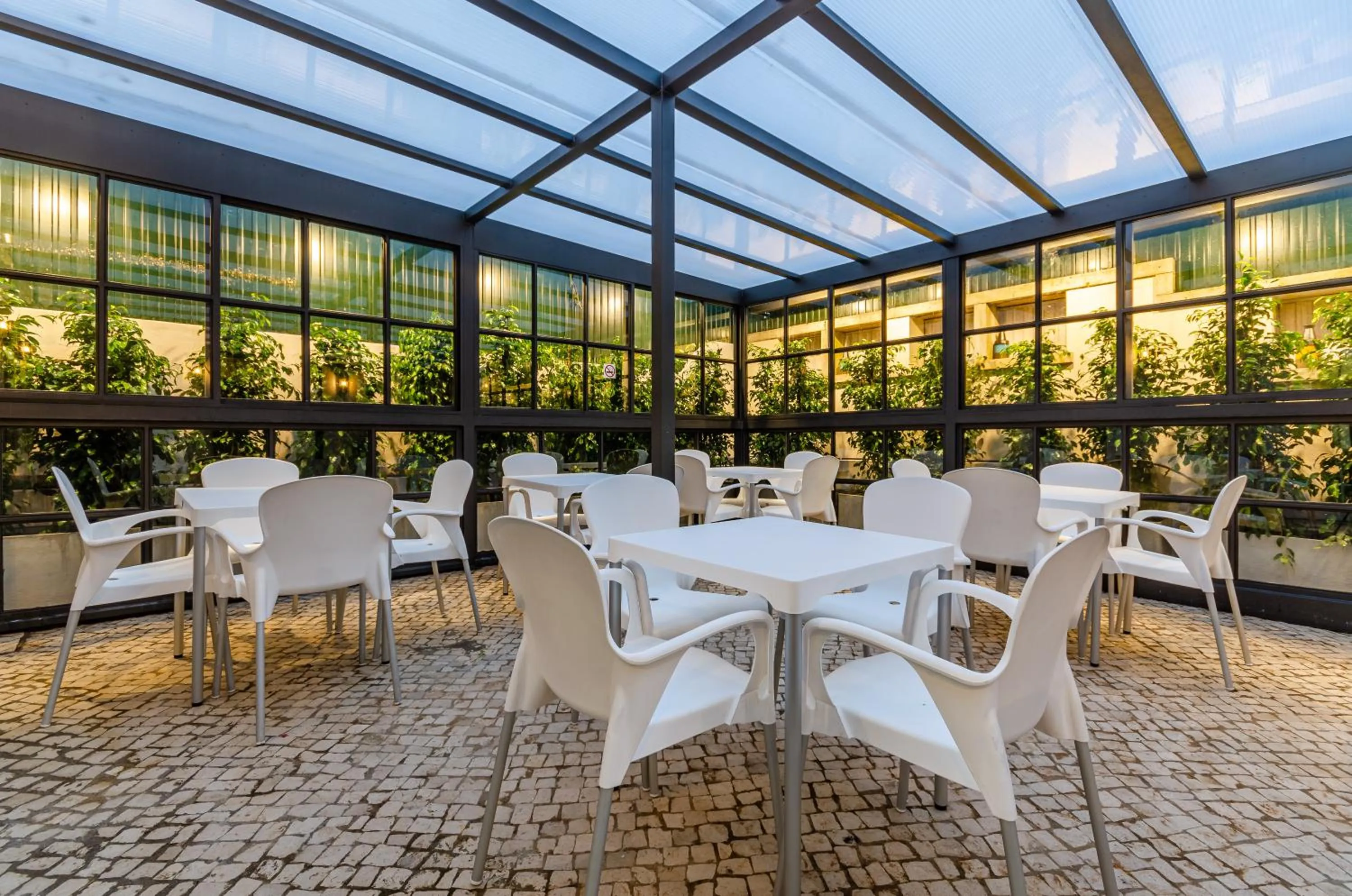 Property building in Hotel Avenida Park