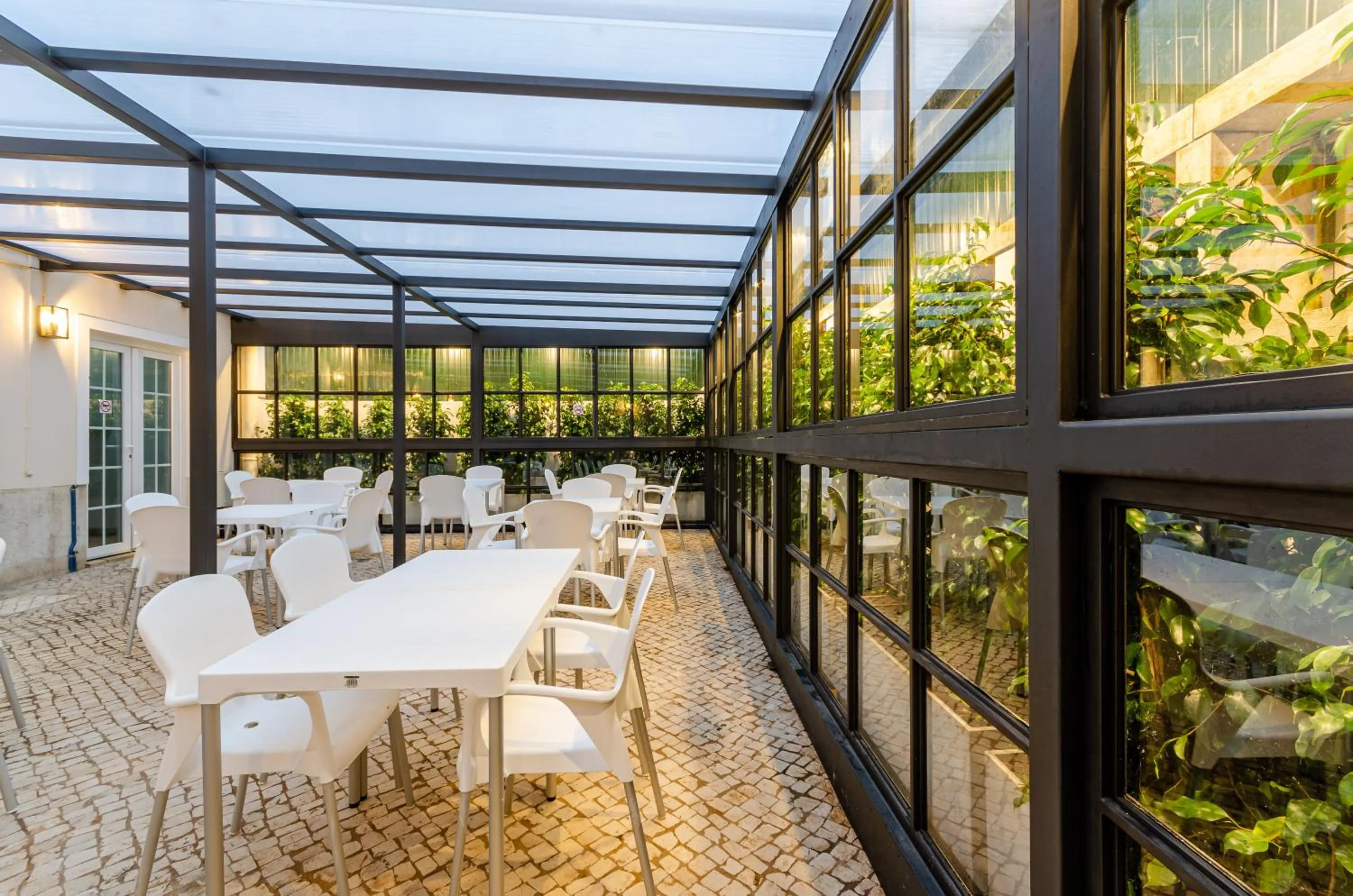 Property building in Hotel Avenida Park