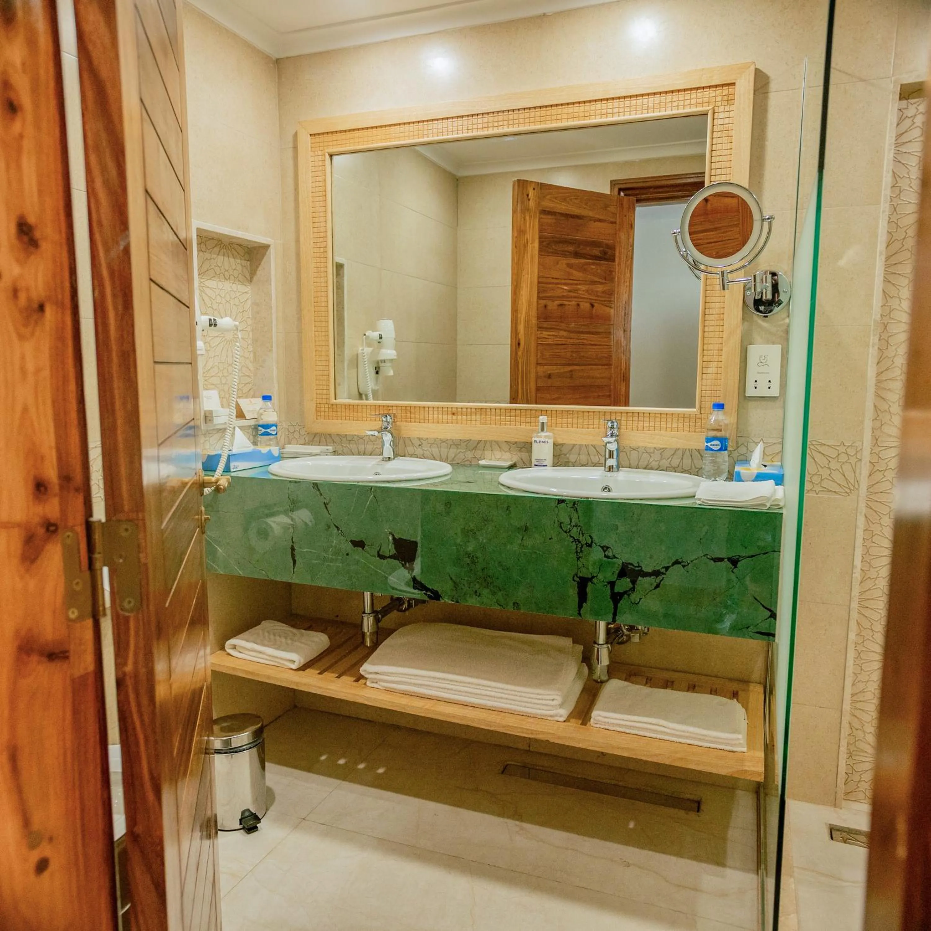 Bathroom in Dar es Salaam Serena Hotel