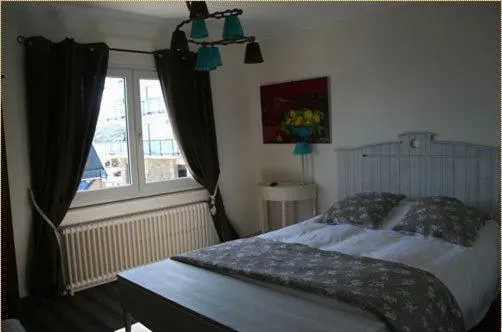 Photo of the whole room in Hotel Le Suroit