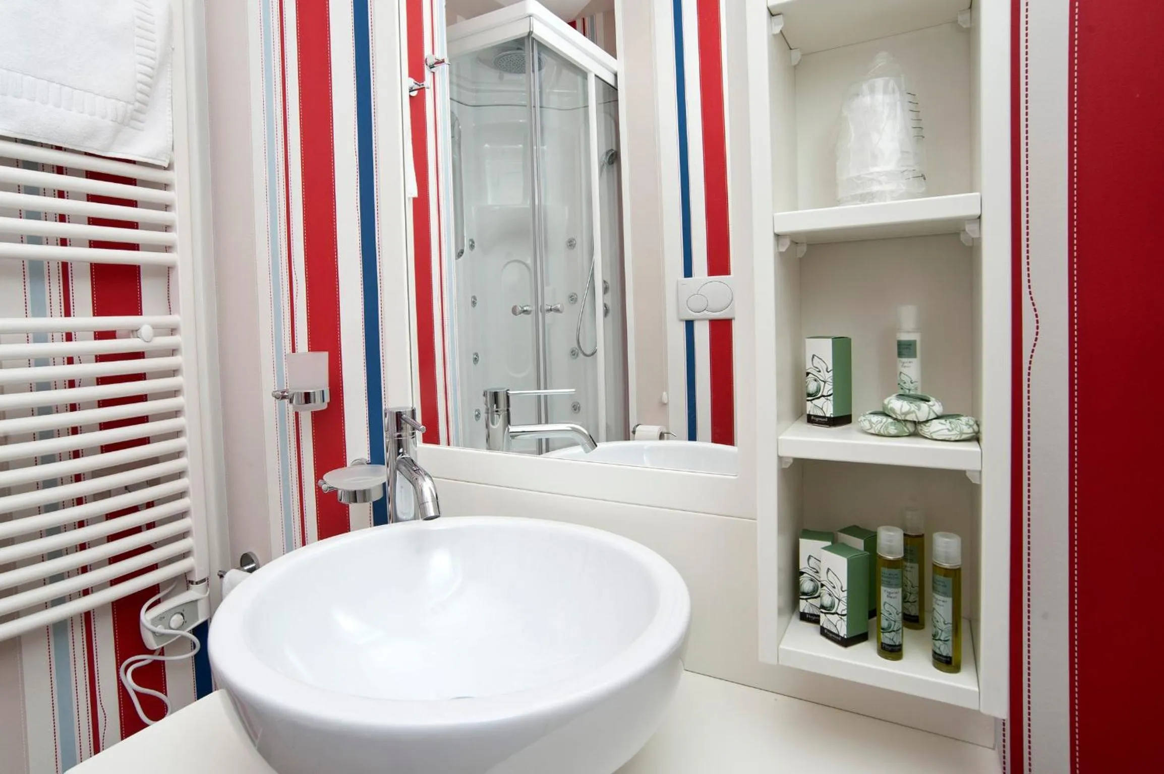 Bathroom in Hotel Residence Il Porto