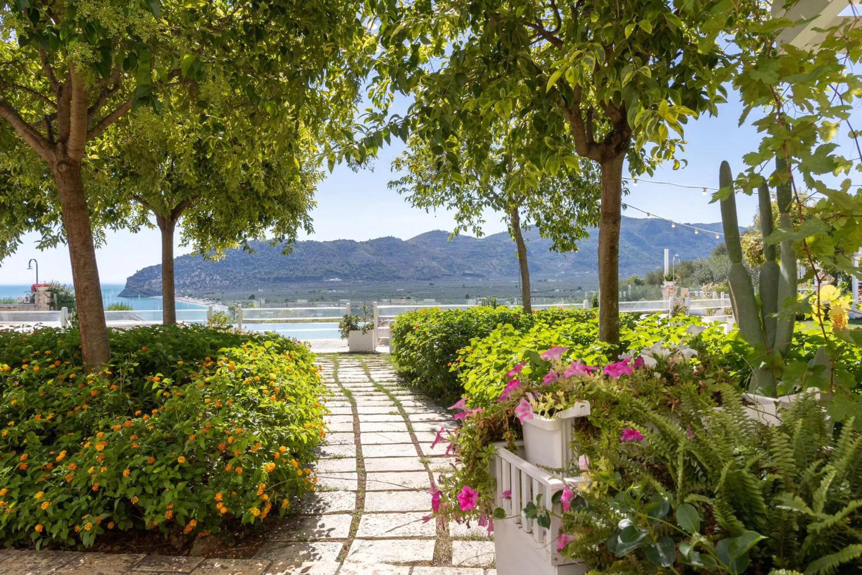 Property building in Hotel Residence Il Porto