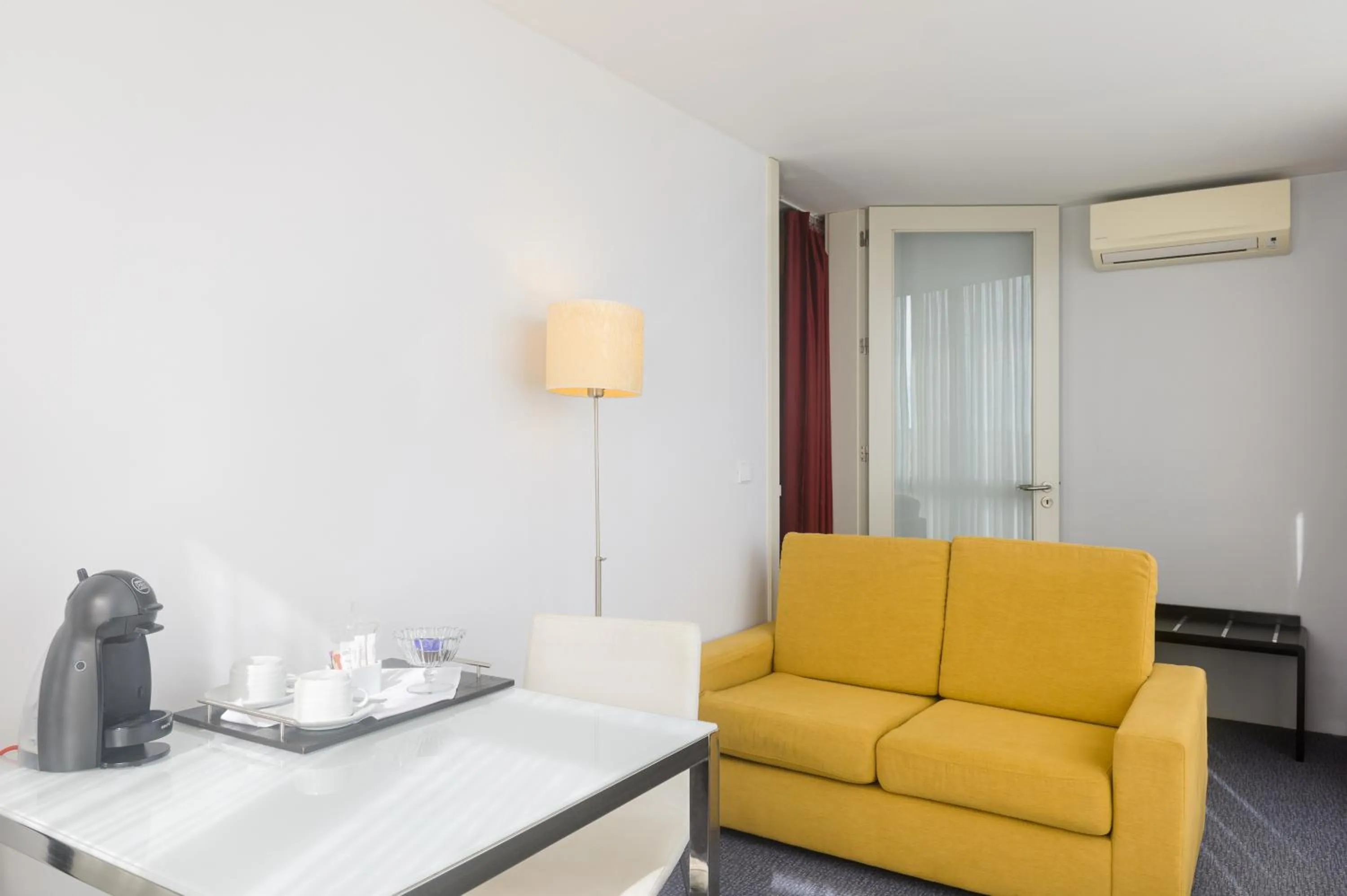 Coffee/tea facilities in Hotel Torre Mar