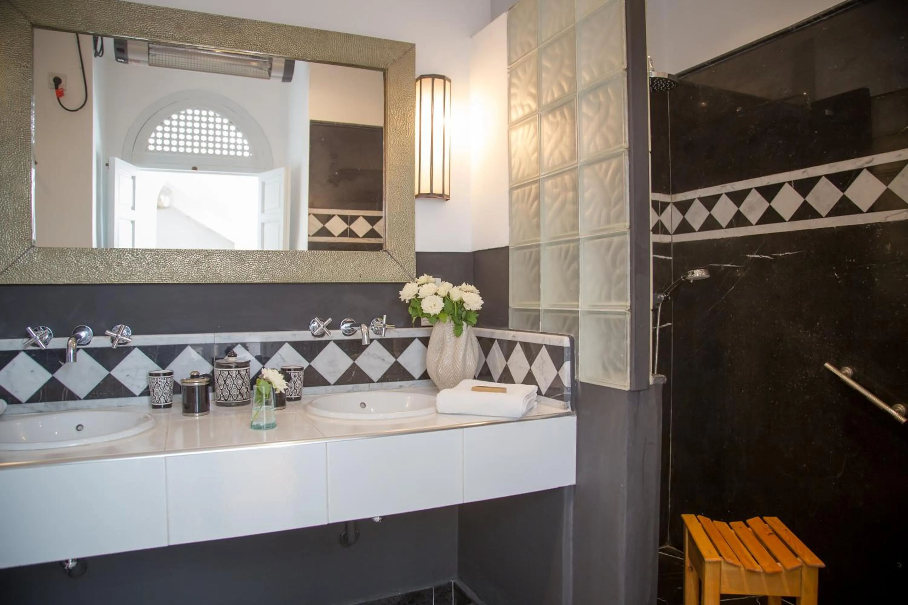 Bathroom in Riad Olema et Spa