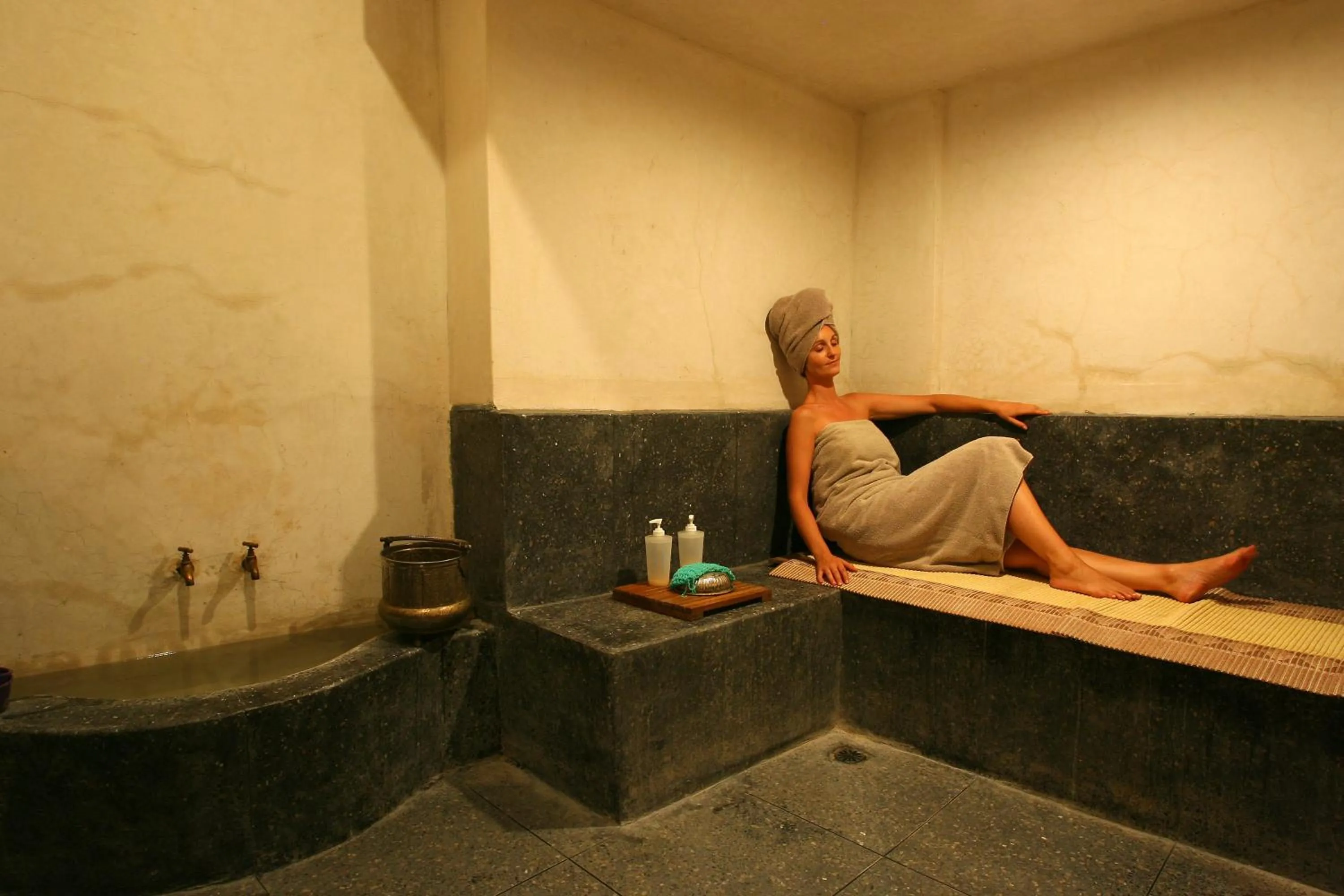 Massage in Riad Olema et Spa