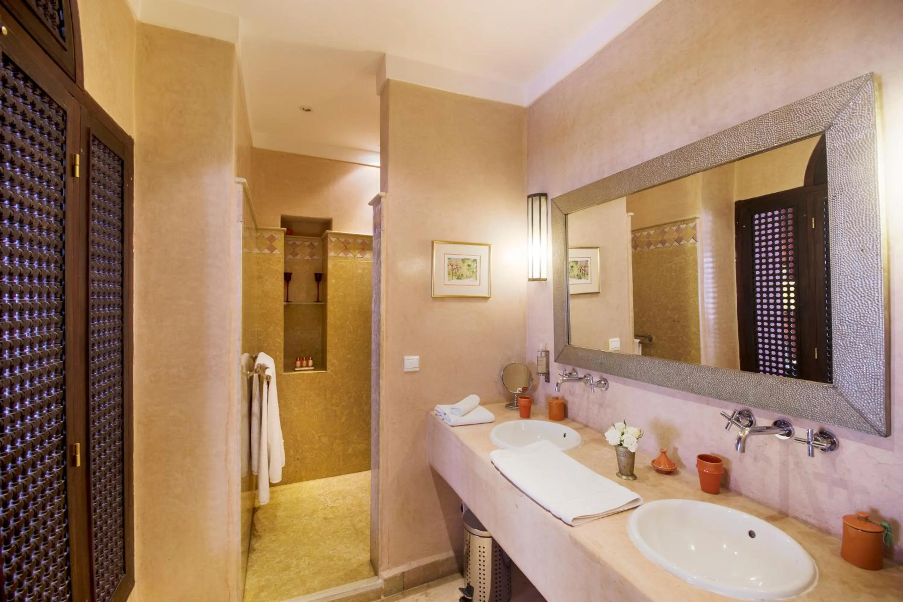 Bathroom in Riad Olema et Spa